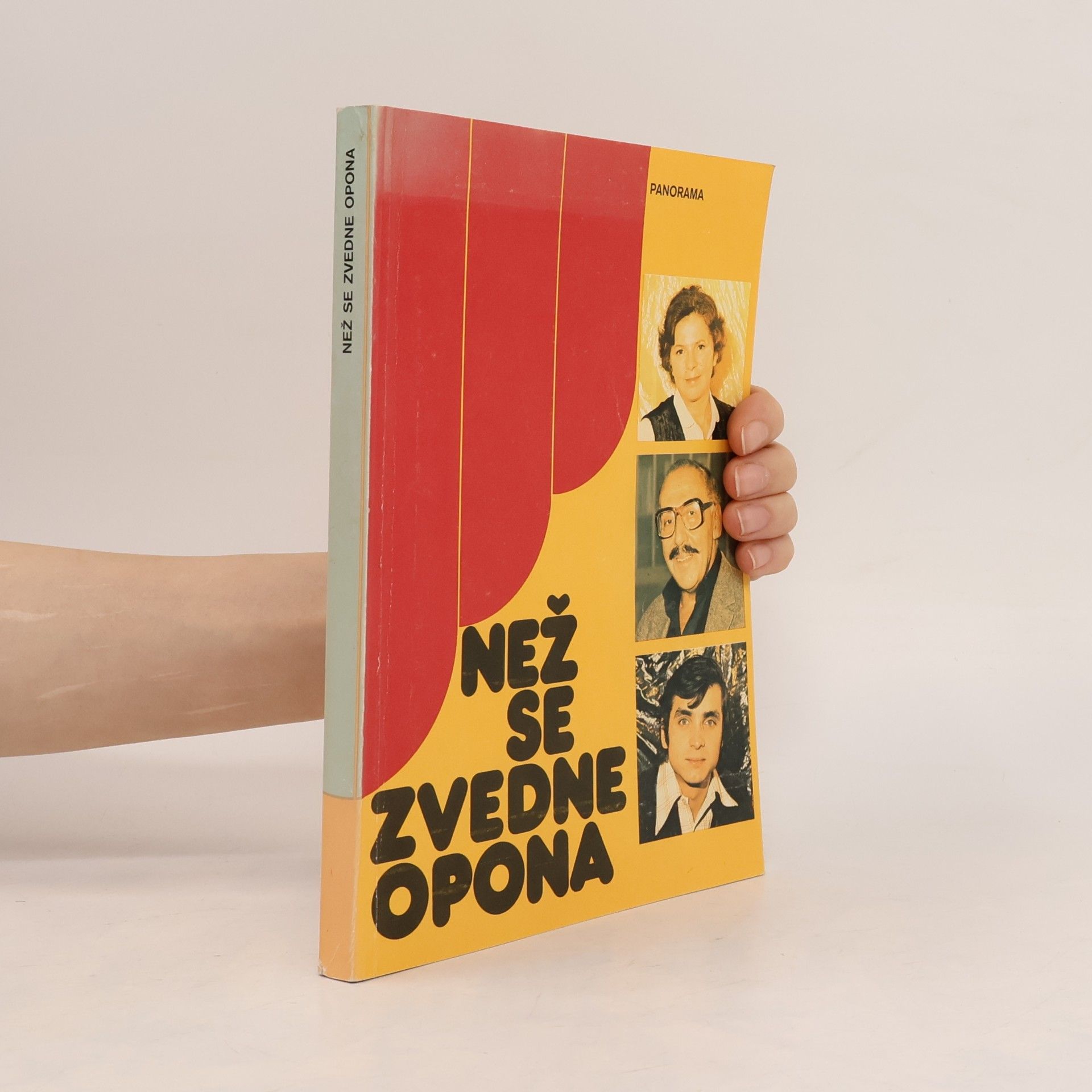 Otakar Brůna Než se zvedne opona