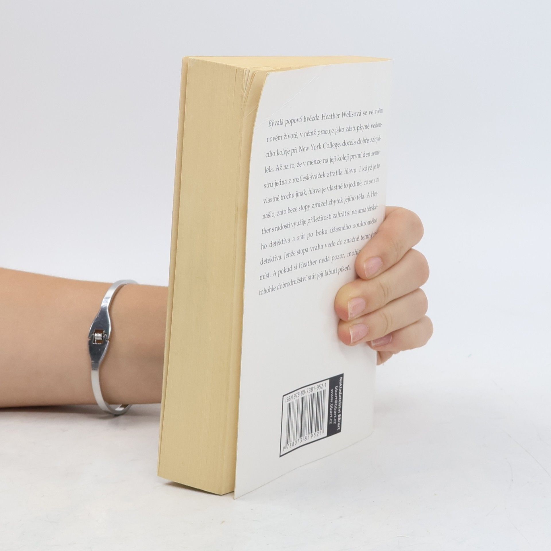Meg Cabot Velikost XL: kila navíc přibývají