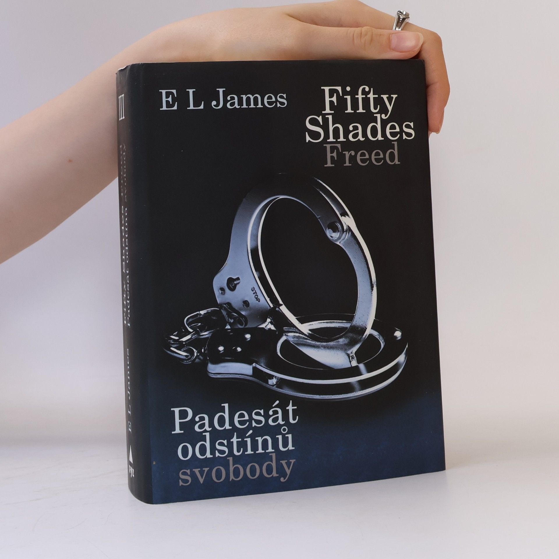 E. L. James Padesát odstínů svobody