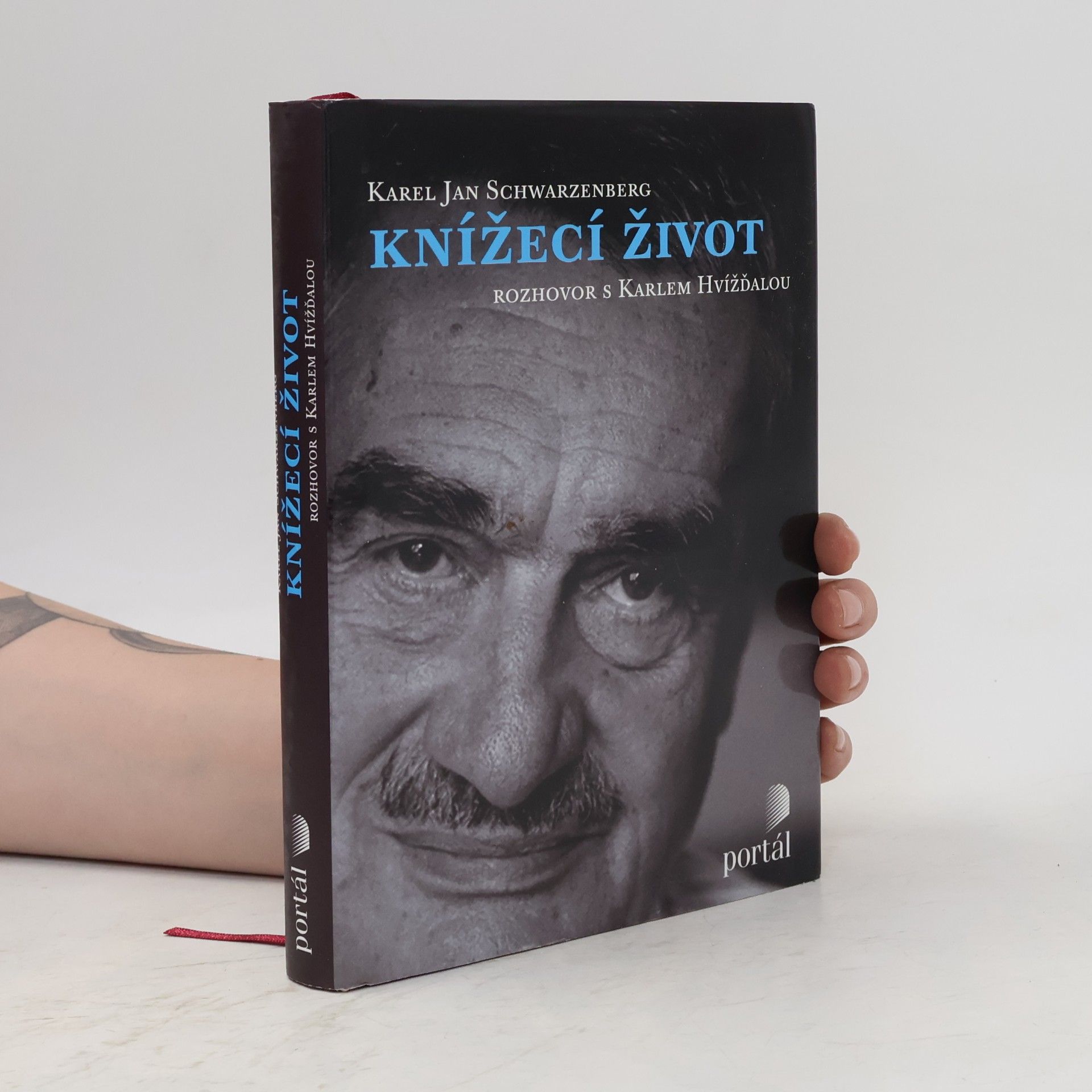 Karel Hvížďala Knížecí život