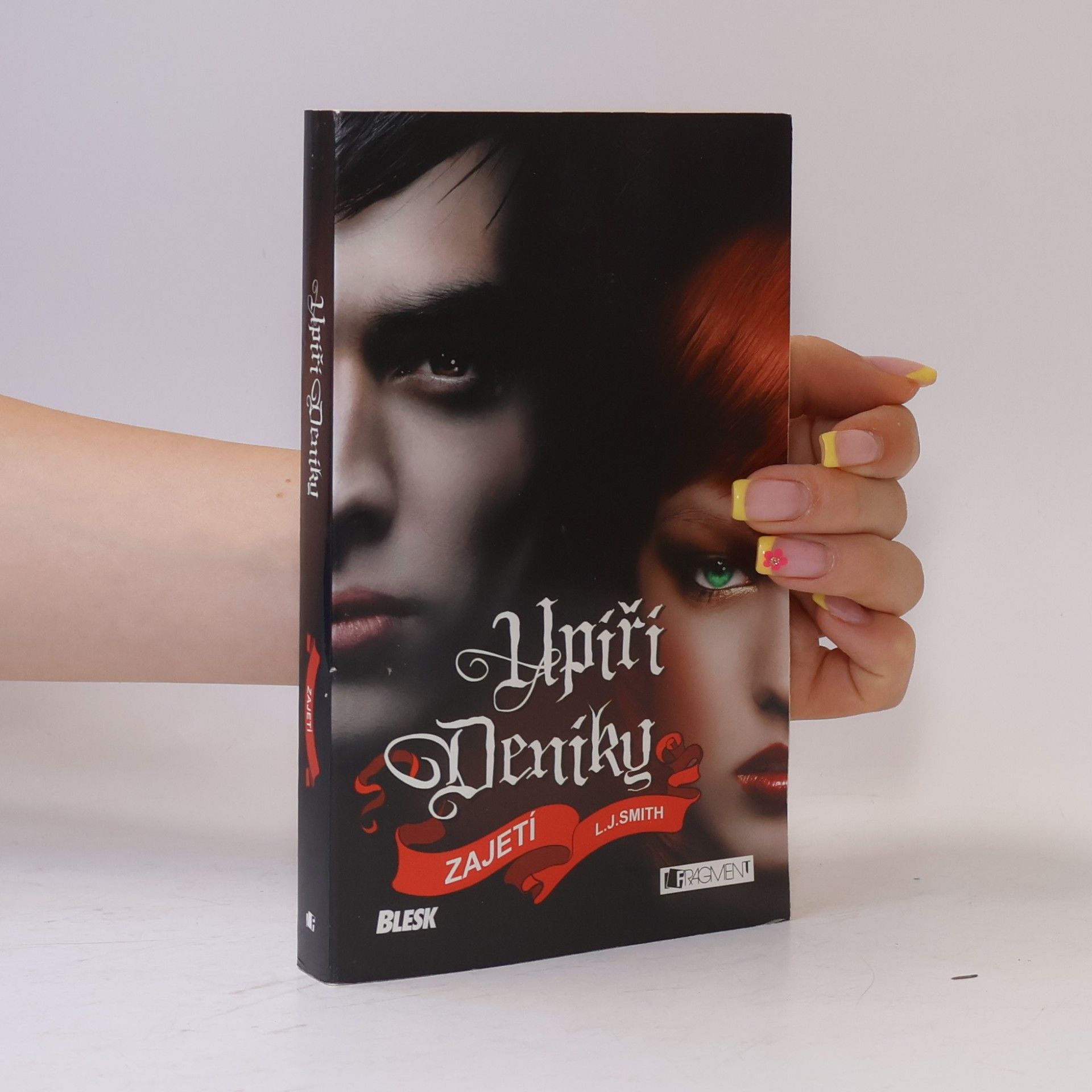 L. J. Smithová  Upíří deníky. Zajetí. 7. díl