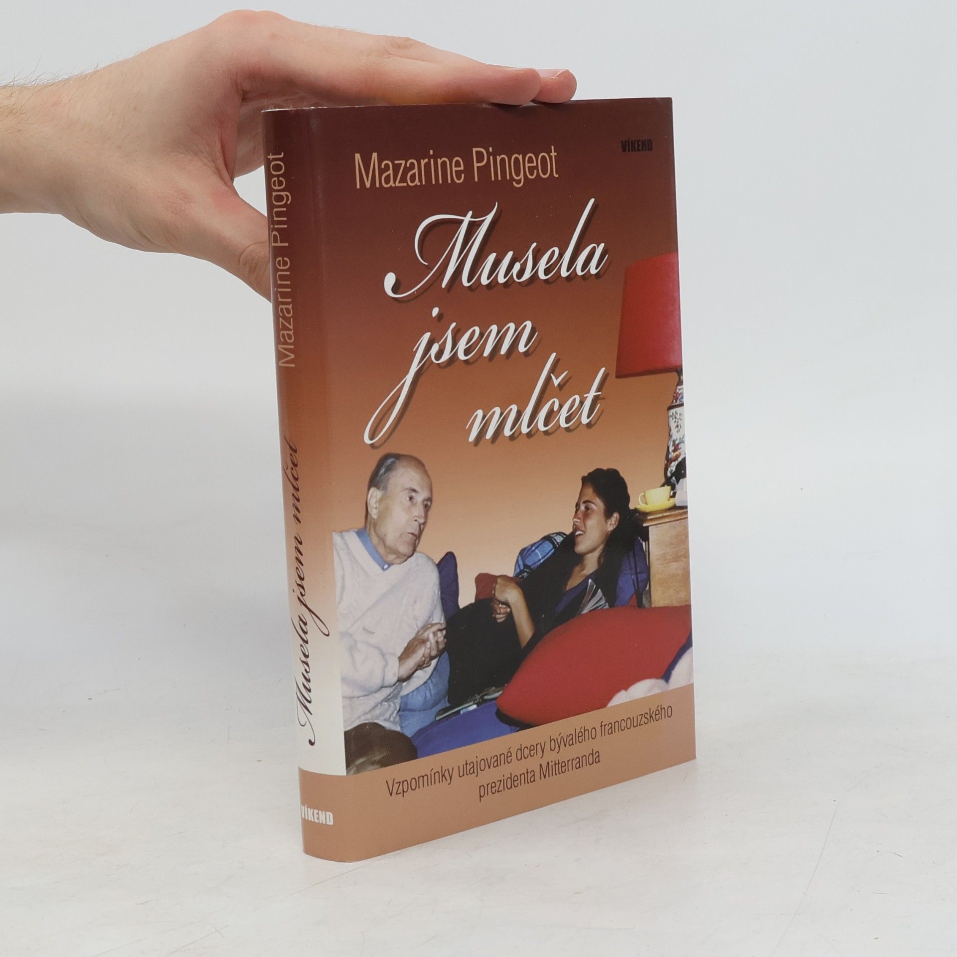 Musela jsem mlčet