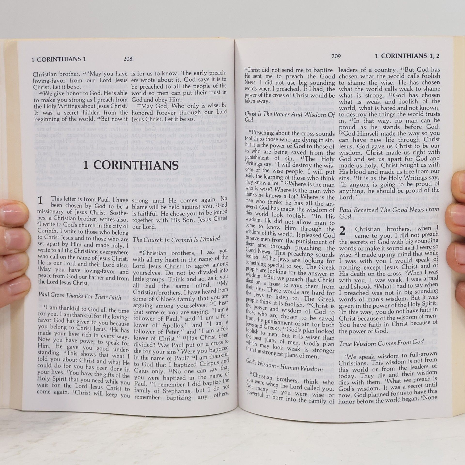 Gleason H. Ledyard New Life Testament: Special study edition