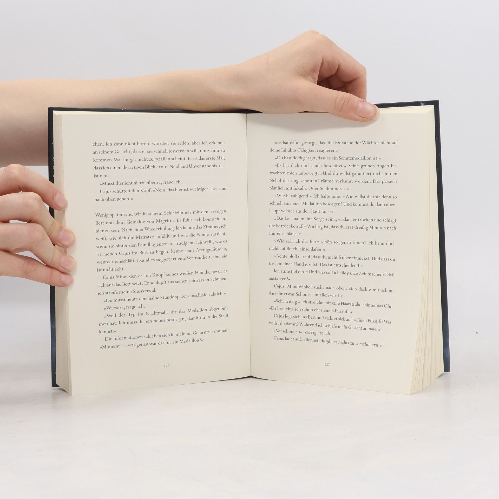Rose Snow 12 - Das erste Buch der Mitternacht