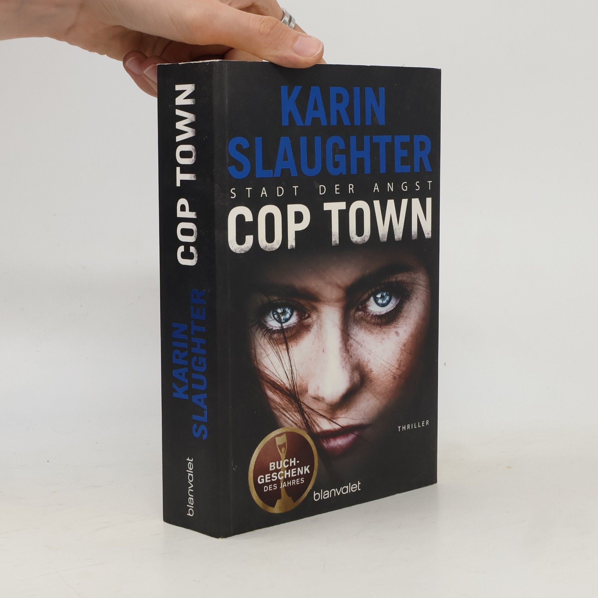 Karin Slaughter Cop town