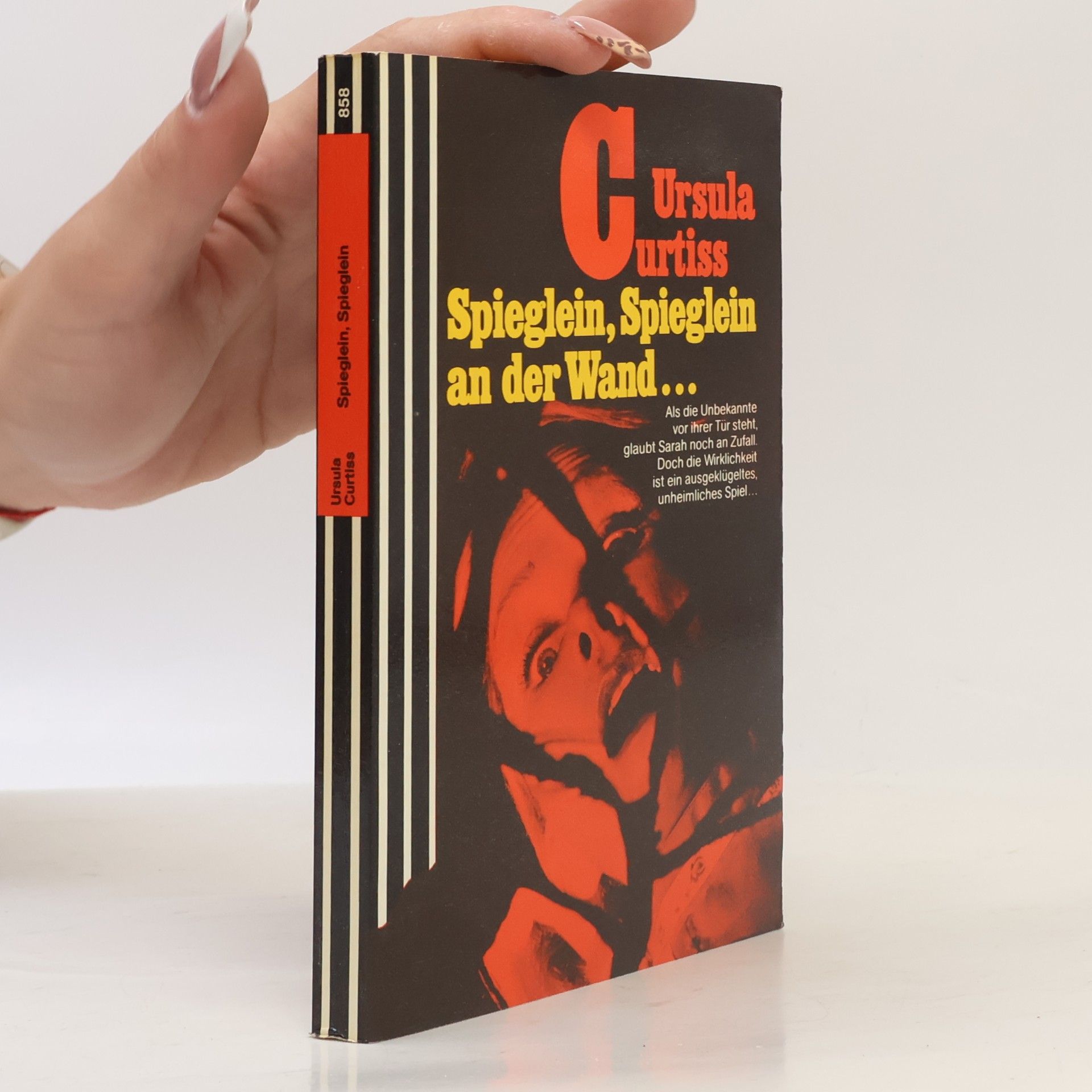 Ursula Curtiss Spieglein, Spieglein an der Wand