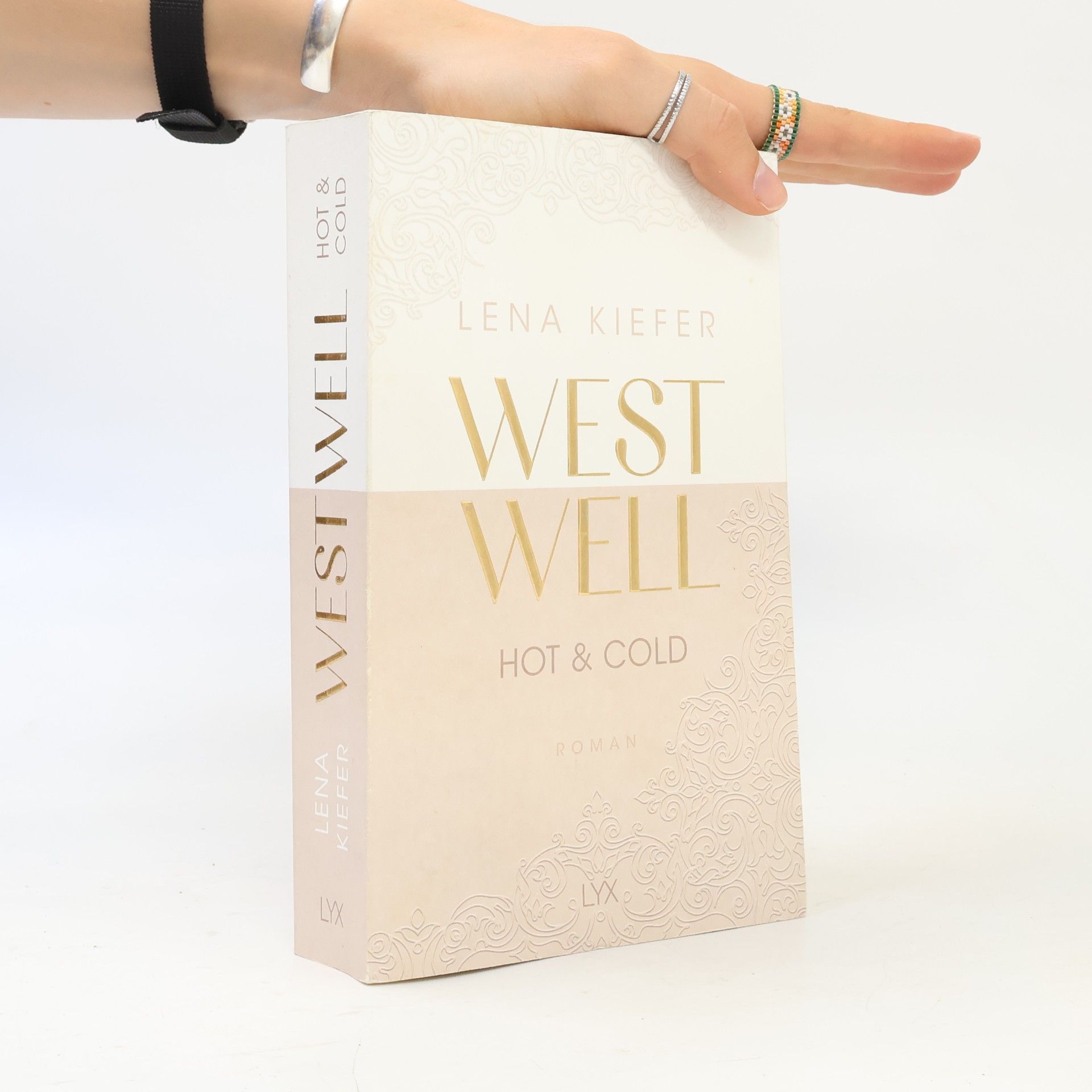 Lena Kiefer Westwell - Hot & Cold