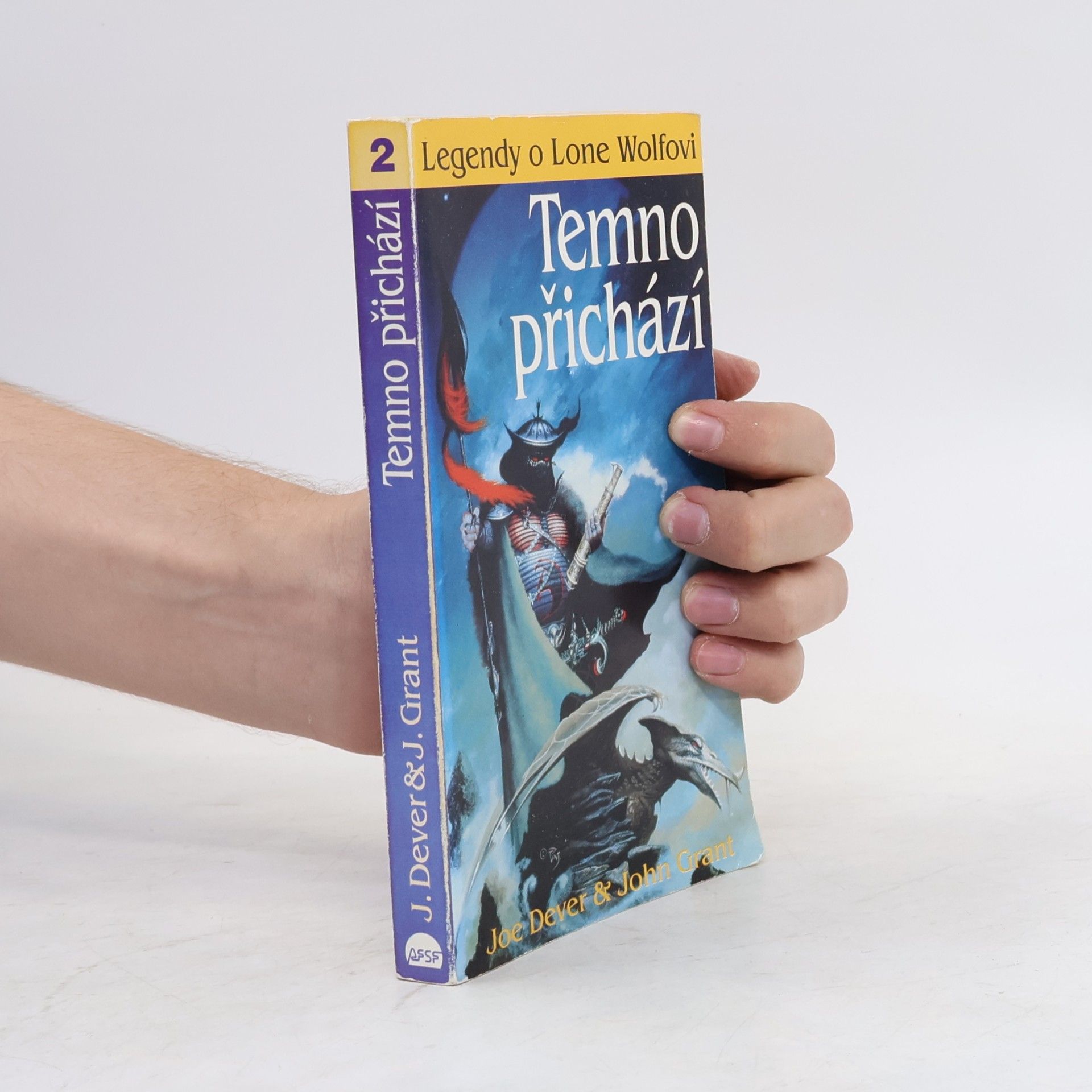 Joe Dever Temno přichází