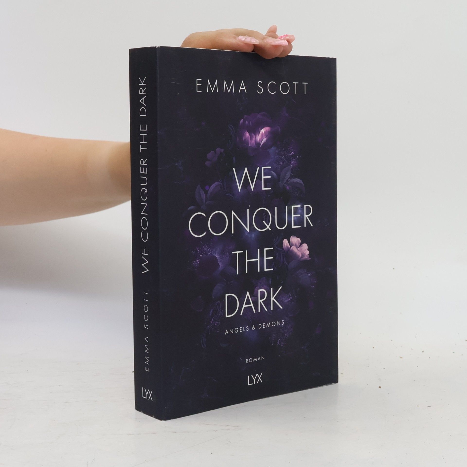 Emma Scott We Conquer the Dark
