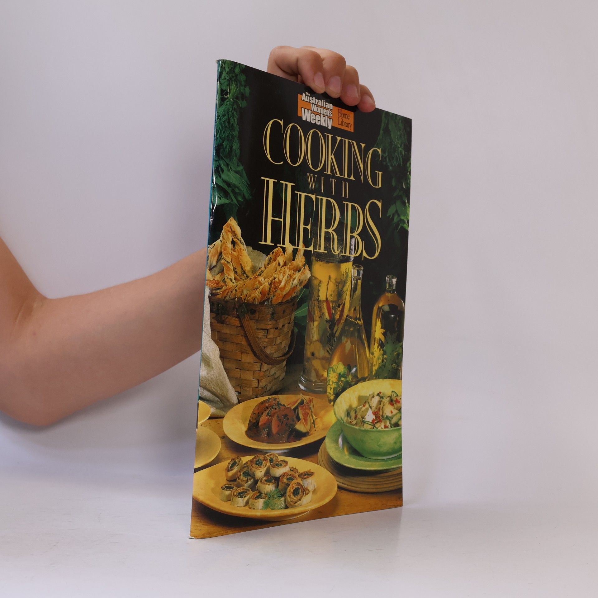 AUSTRALIAN WOMEN'S WEEKLY Australian Women's Weekly Home Library: Cooking with Herbs