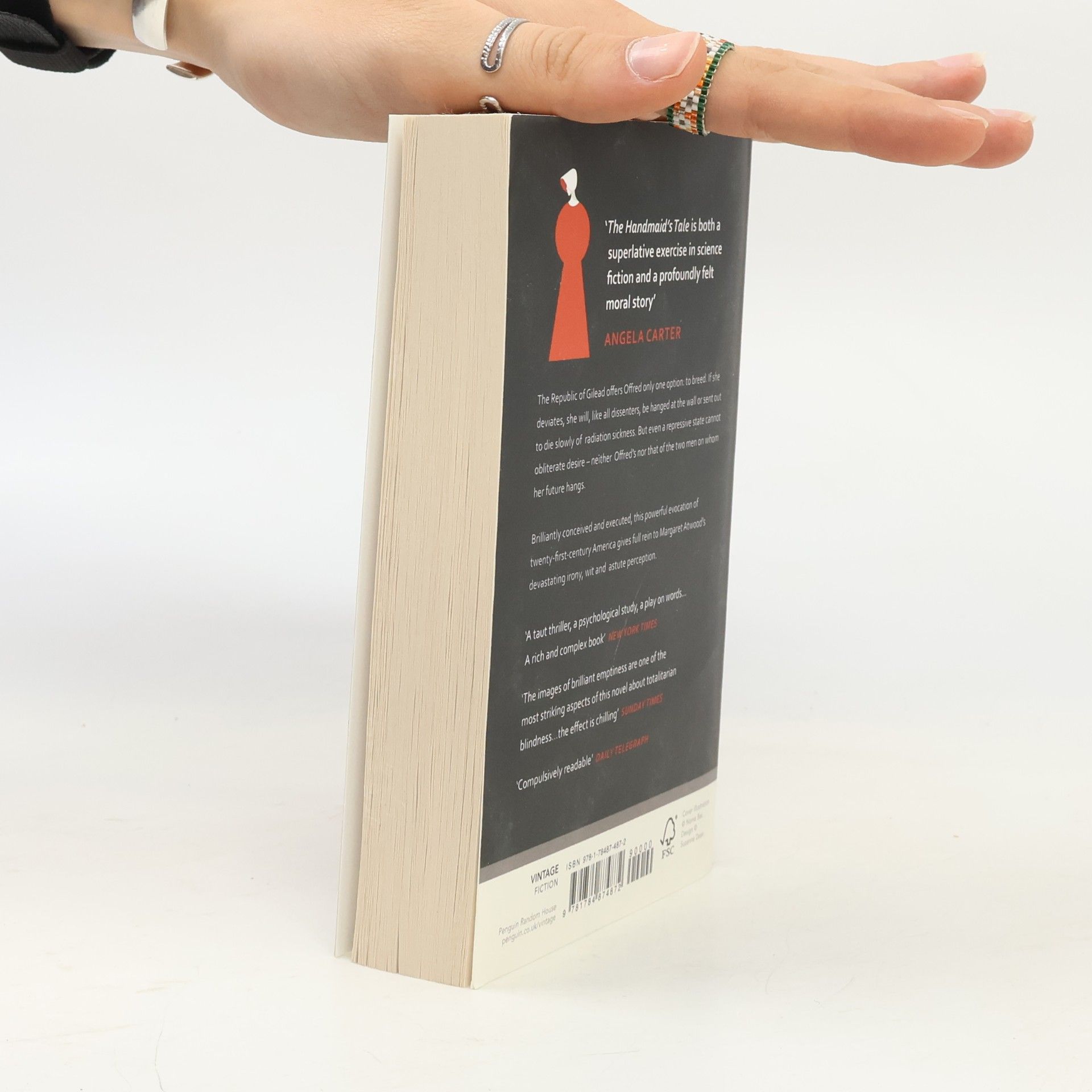 Margaret Atwood The handmaid's tale