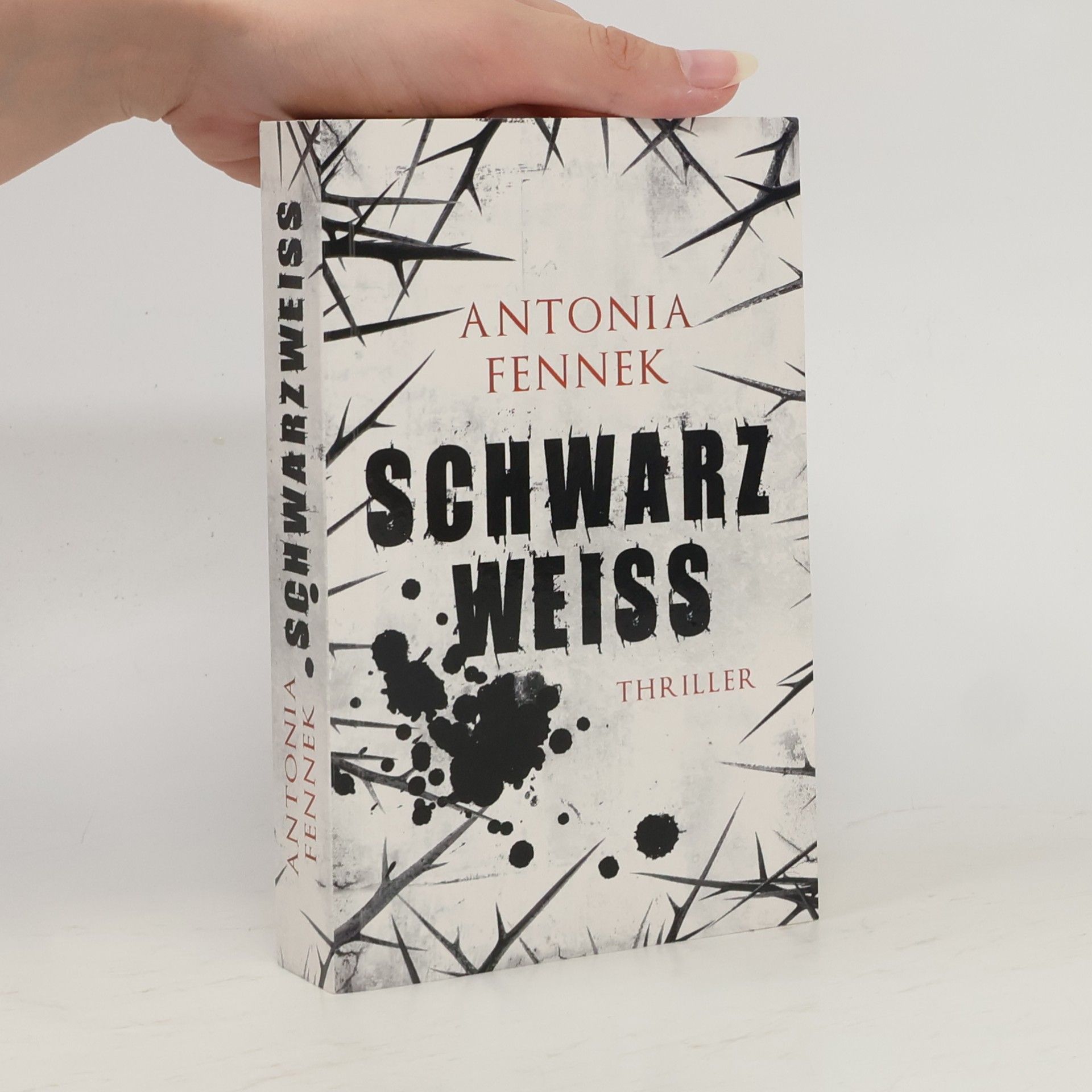 Antonia Fennek Schwarz weiss