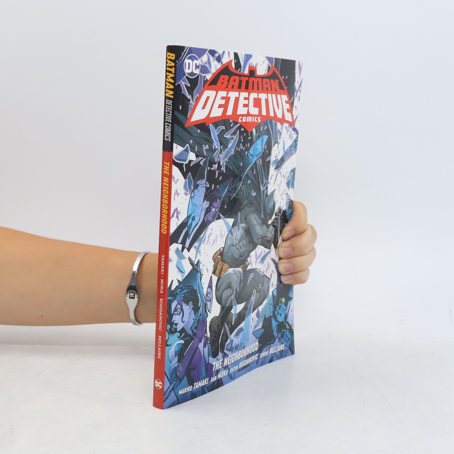 Batman: Detective Comics Vol. 1: The Neighborhood