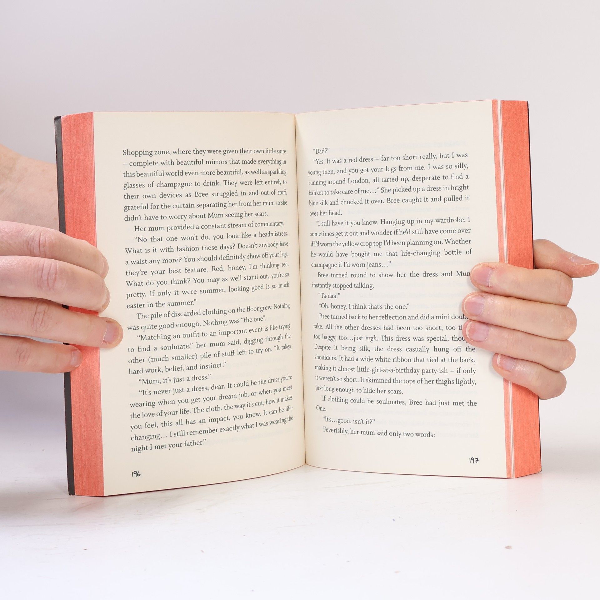 Holly Bourne The manifesto on how to be interesting