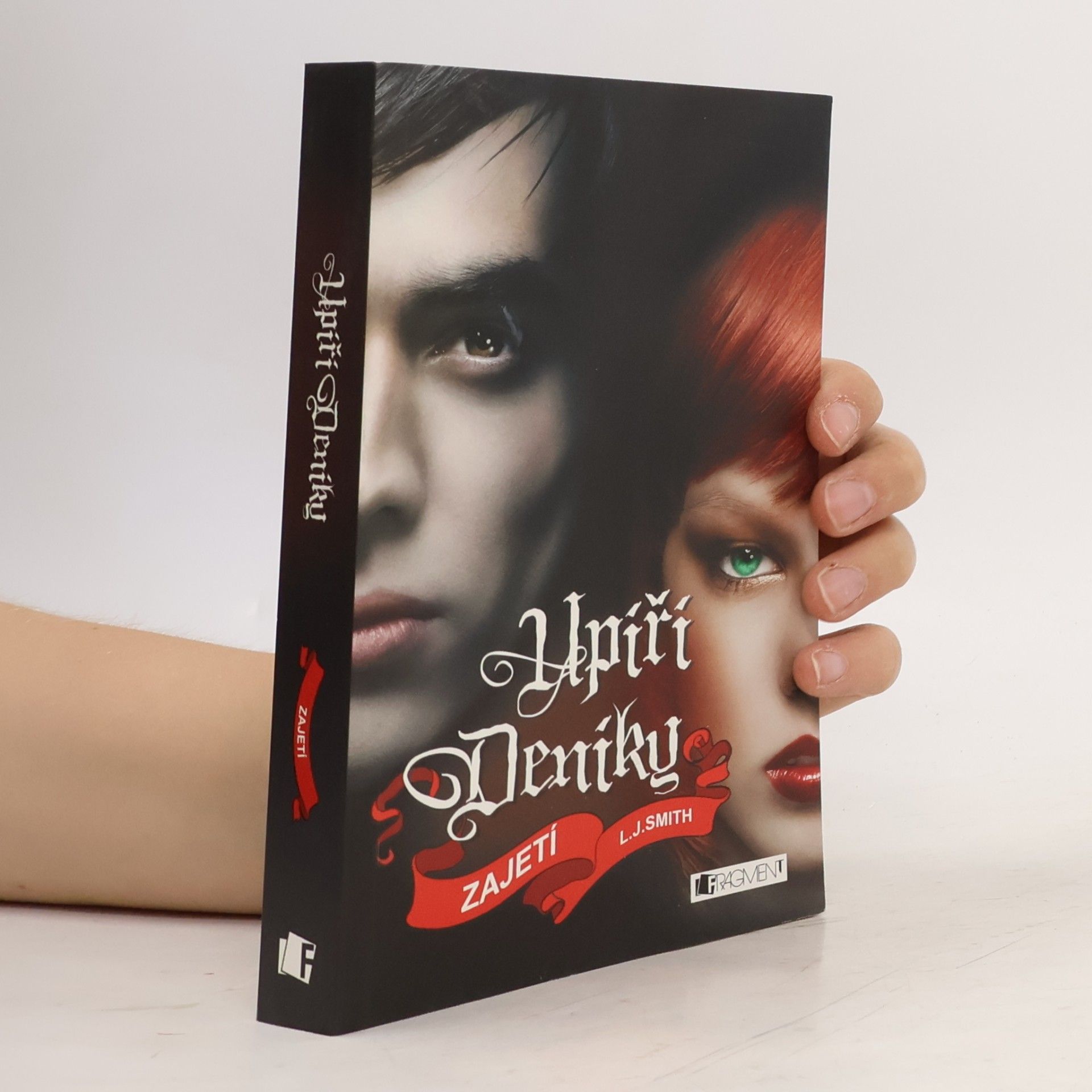 Lisa J. Smith Upíří deníky. Zajetí