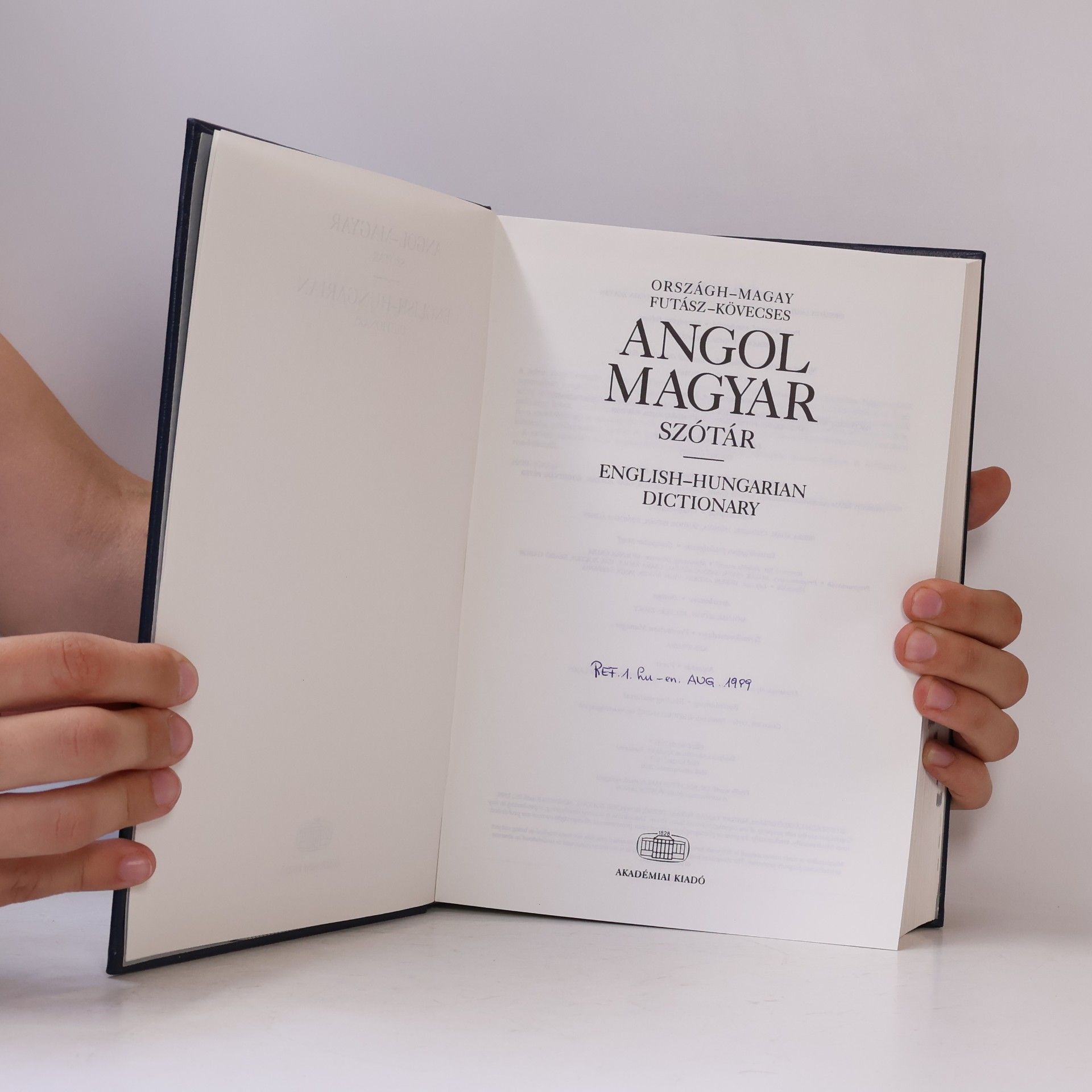L Orszagh English-Hungarian Concise Dictionary