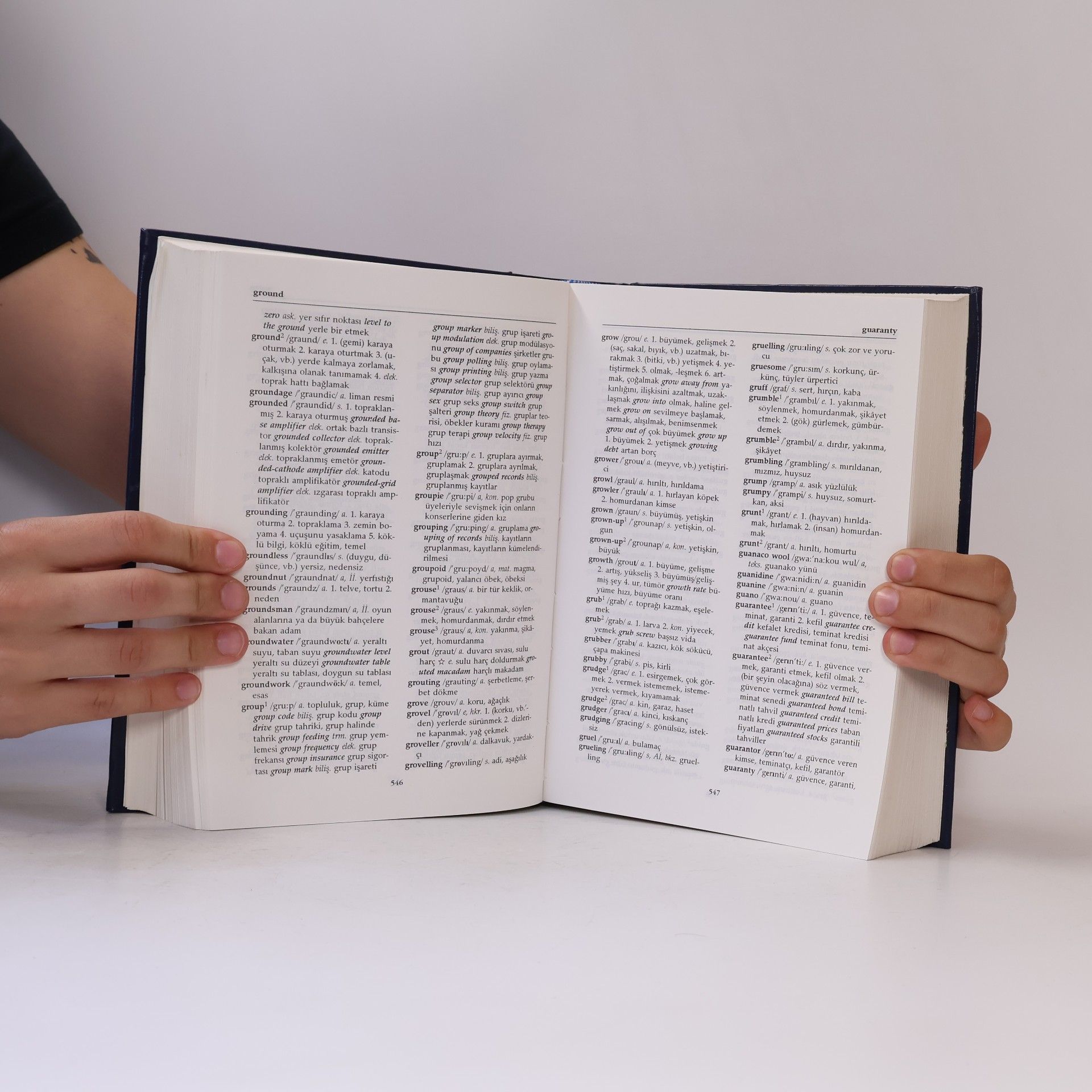 Various authors Fono İngilizce Türkçe Üniversal Sözlük