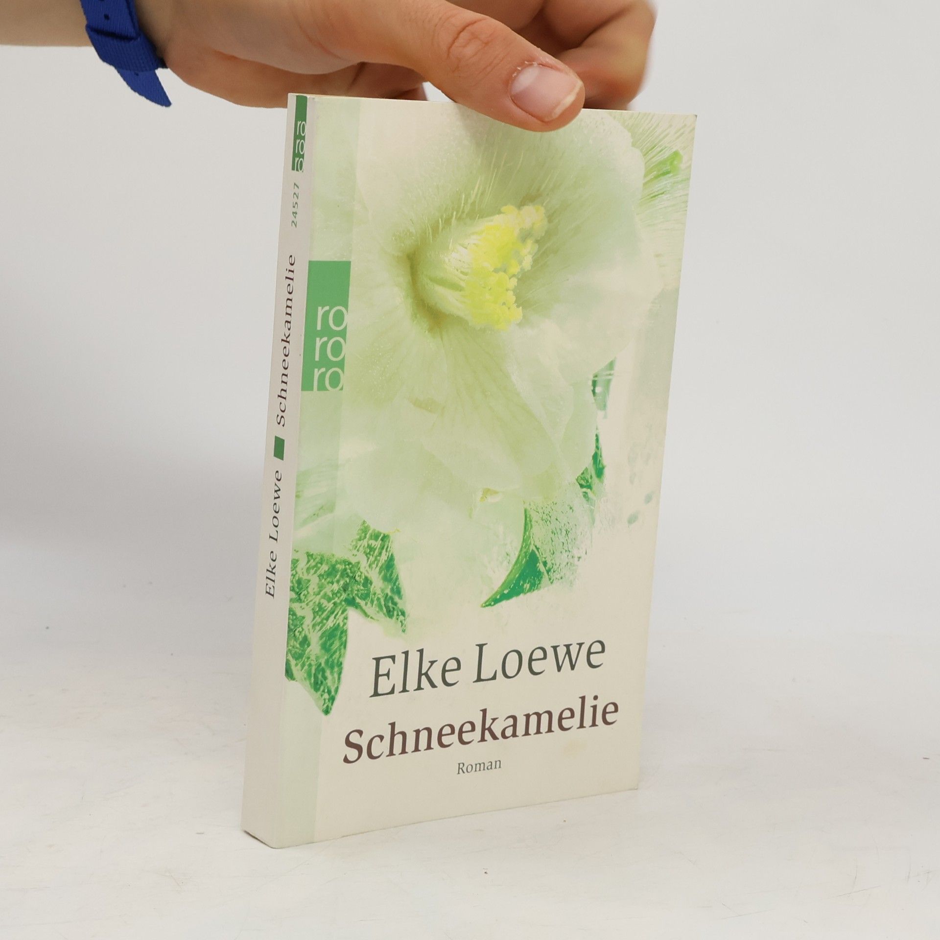 Elke Loewe Schneekamelie