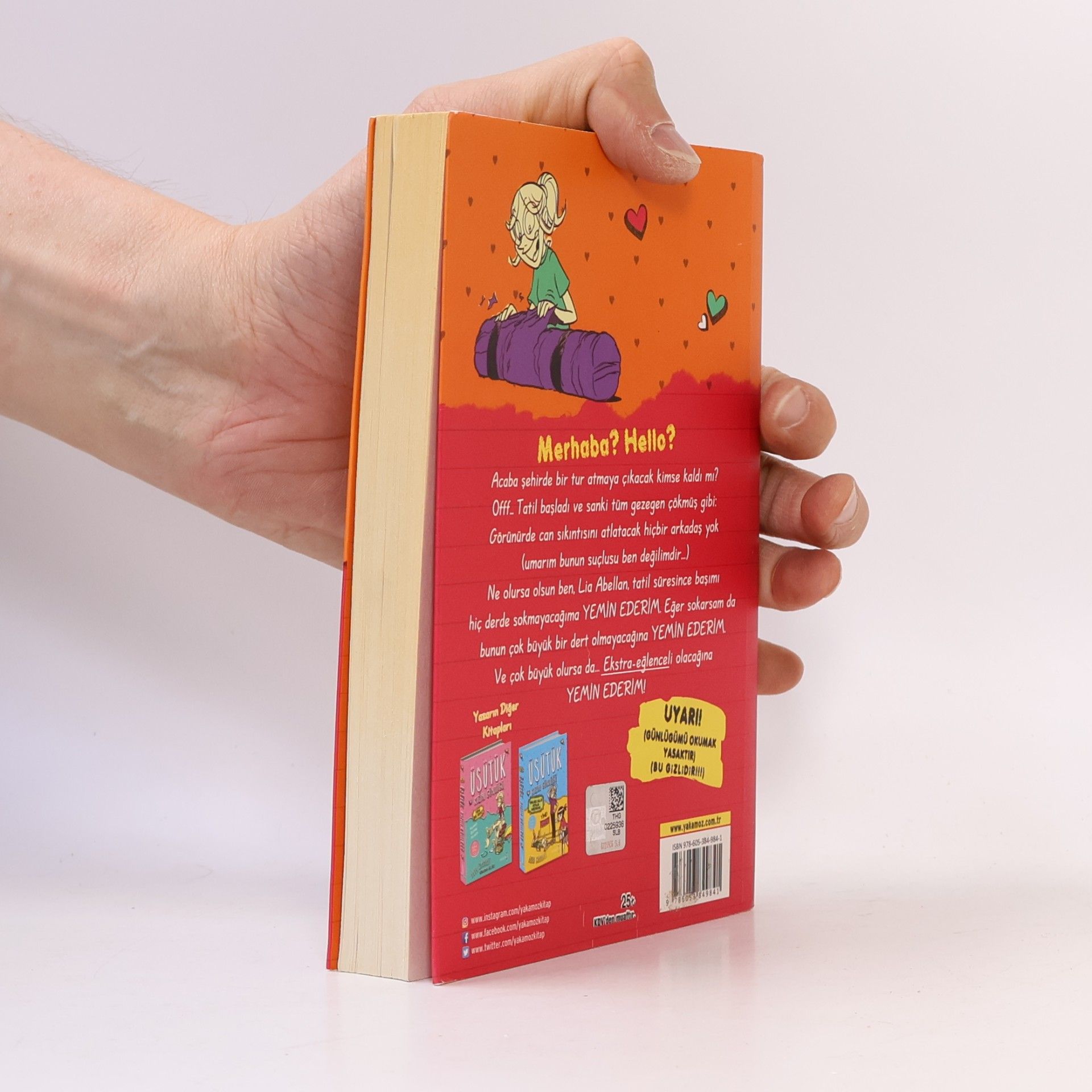 A. Arzu Şensoy Üşütük Kızın Günlüğü - 3: İstikamet Tatil - Kokulu Kitap