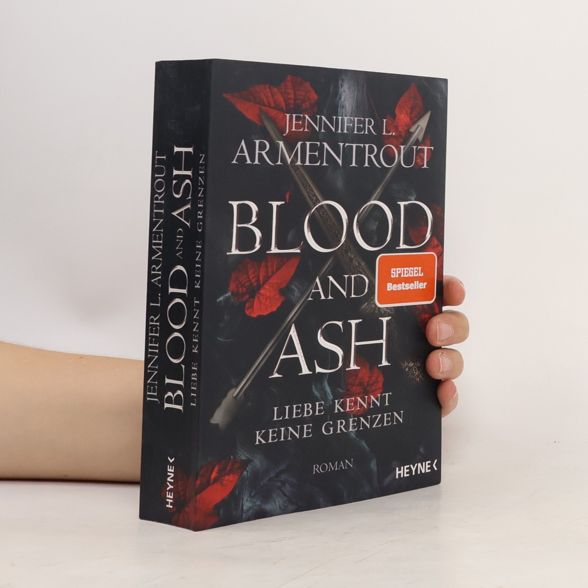 Jennifer L. Armentrout Blood and Ash