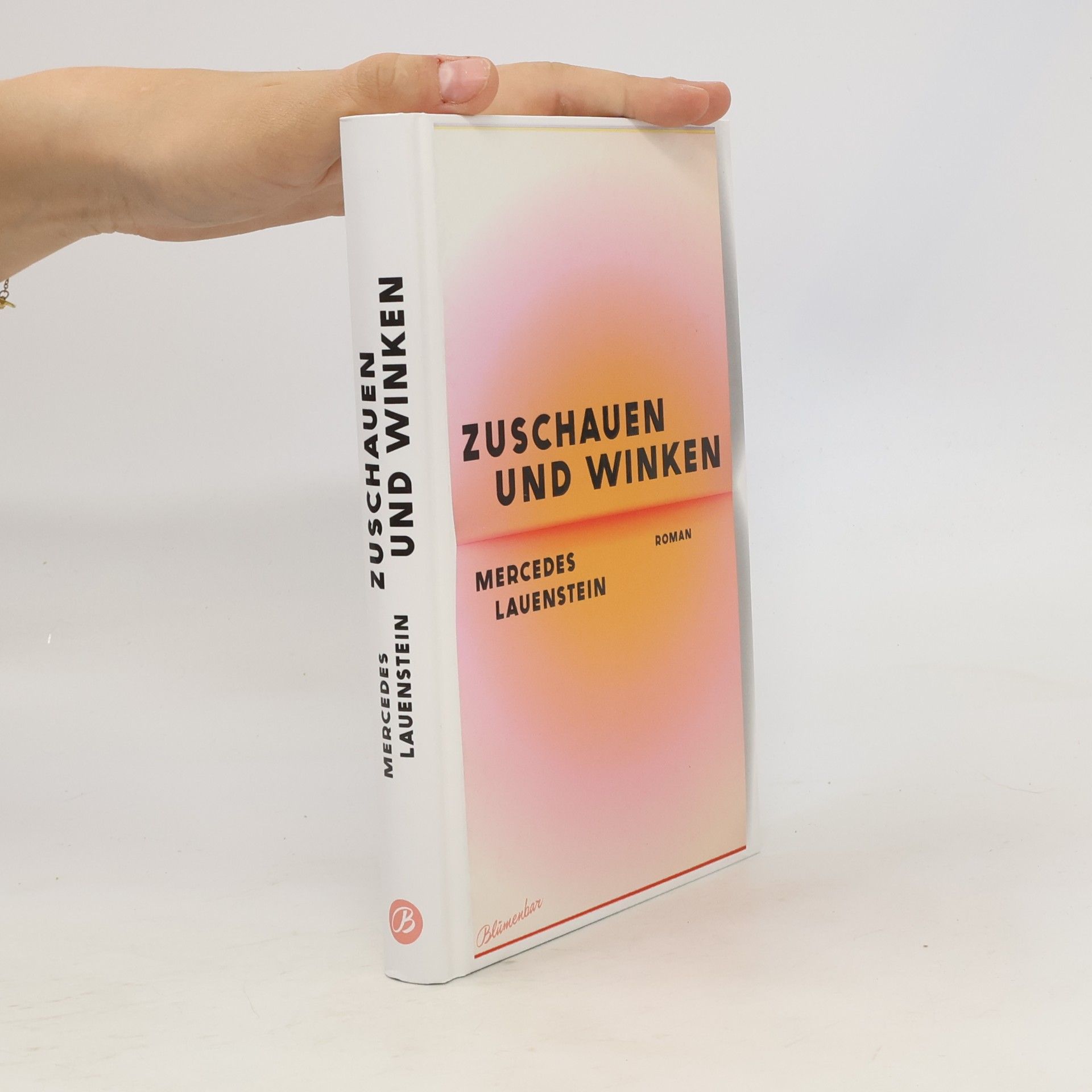 Mercedes Lauenstein Zuschauen und Winken