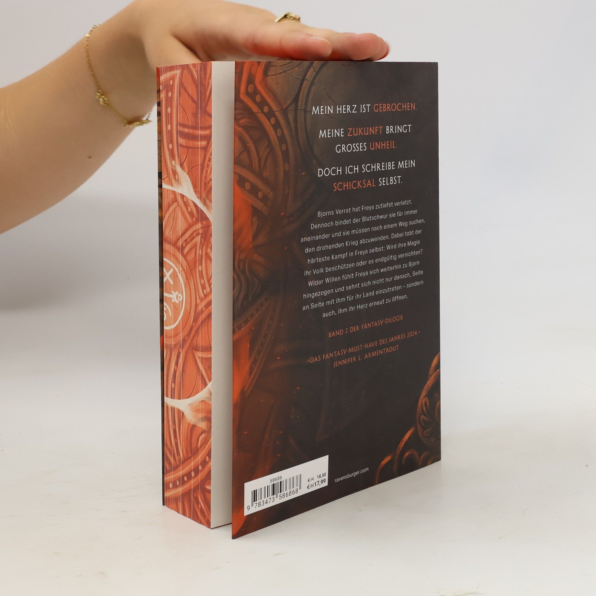 Andreas Decker Die Skaland-Saga - 2: A Curse Carved in Bone - Limitierte Auflage mit Farbschnitt