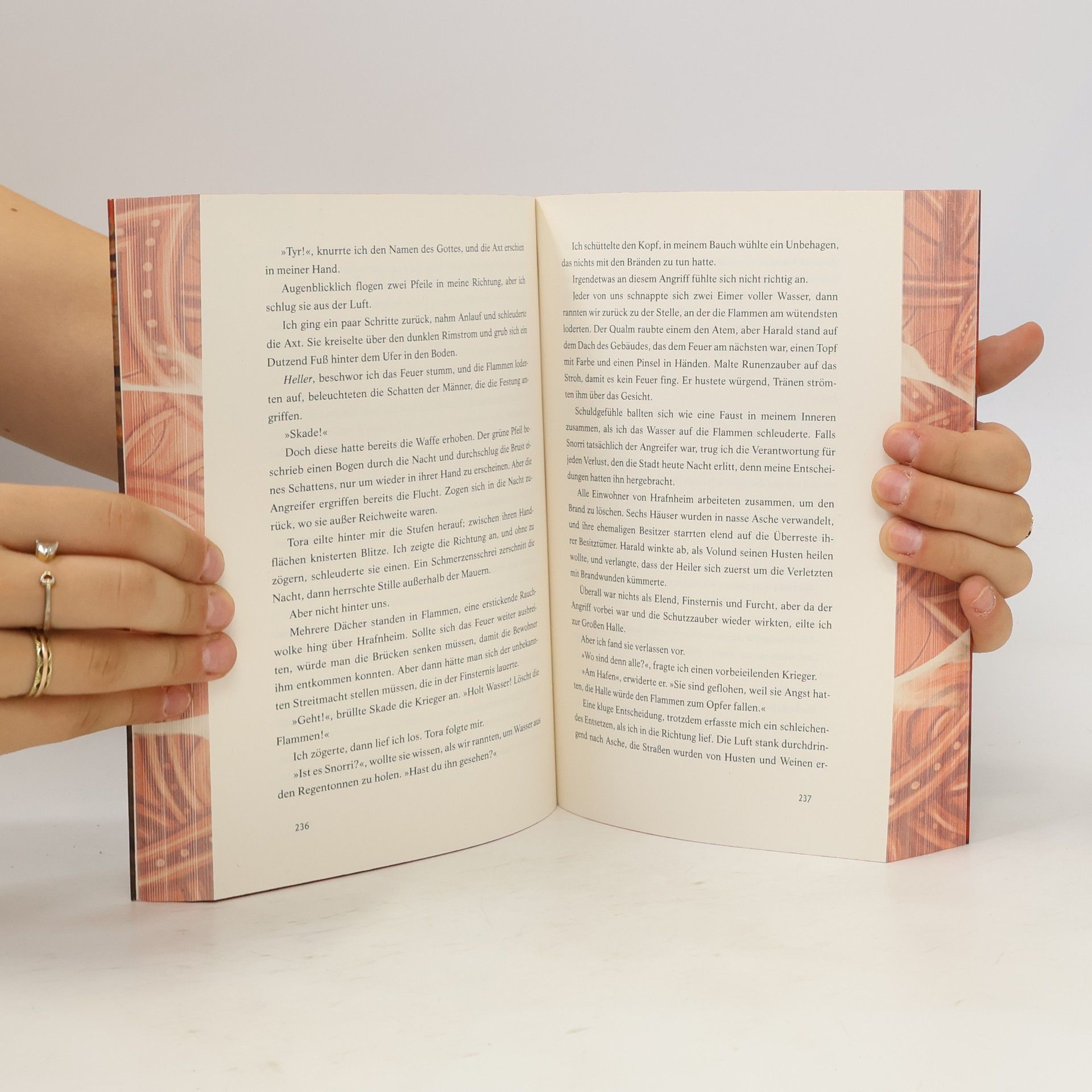 Andreas Decker Die Skaland-Saga - 2: A Curse Carved in Bone - Limitierte Auflage mit Farbschnitt