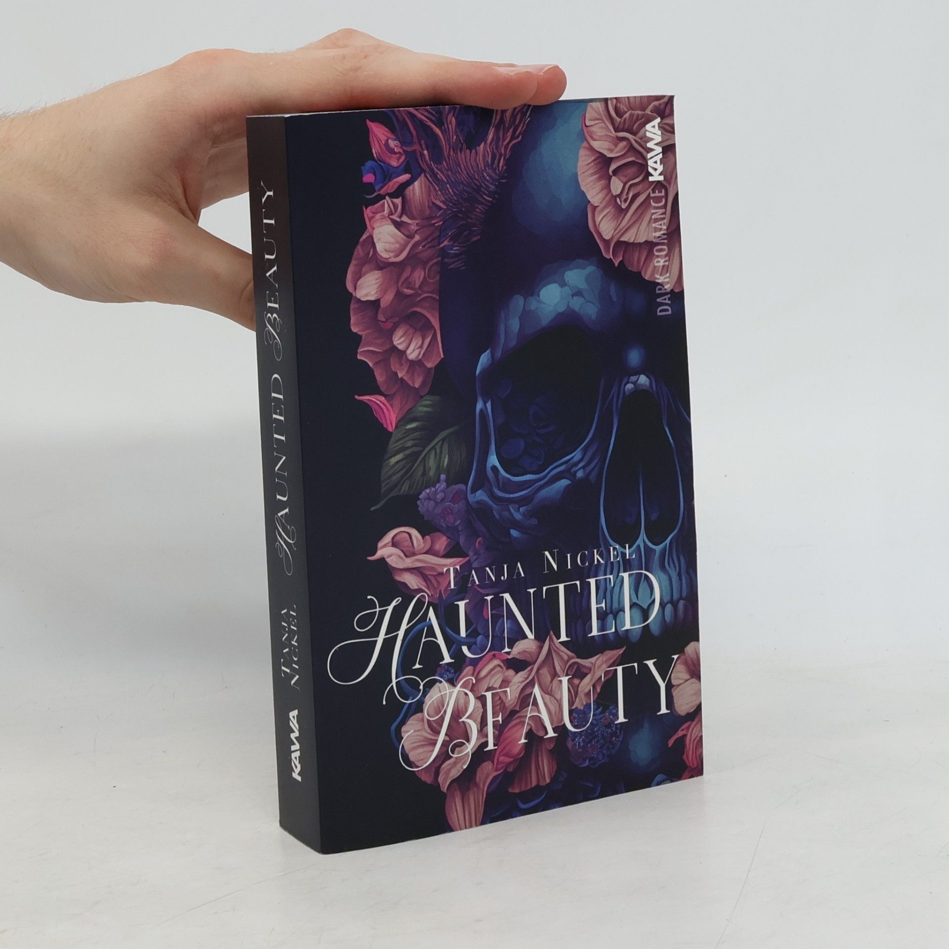 Haunted Beauty. Mit wunderschönem Farbschnitt