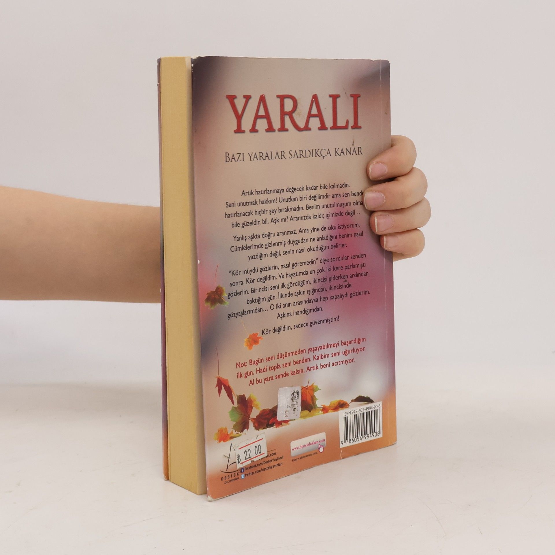 Kahraman Tazeoglu Yaralı. Bazı Yaralar Sardıkça Kanar