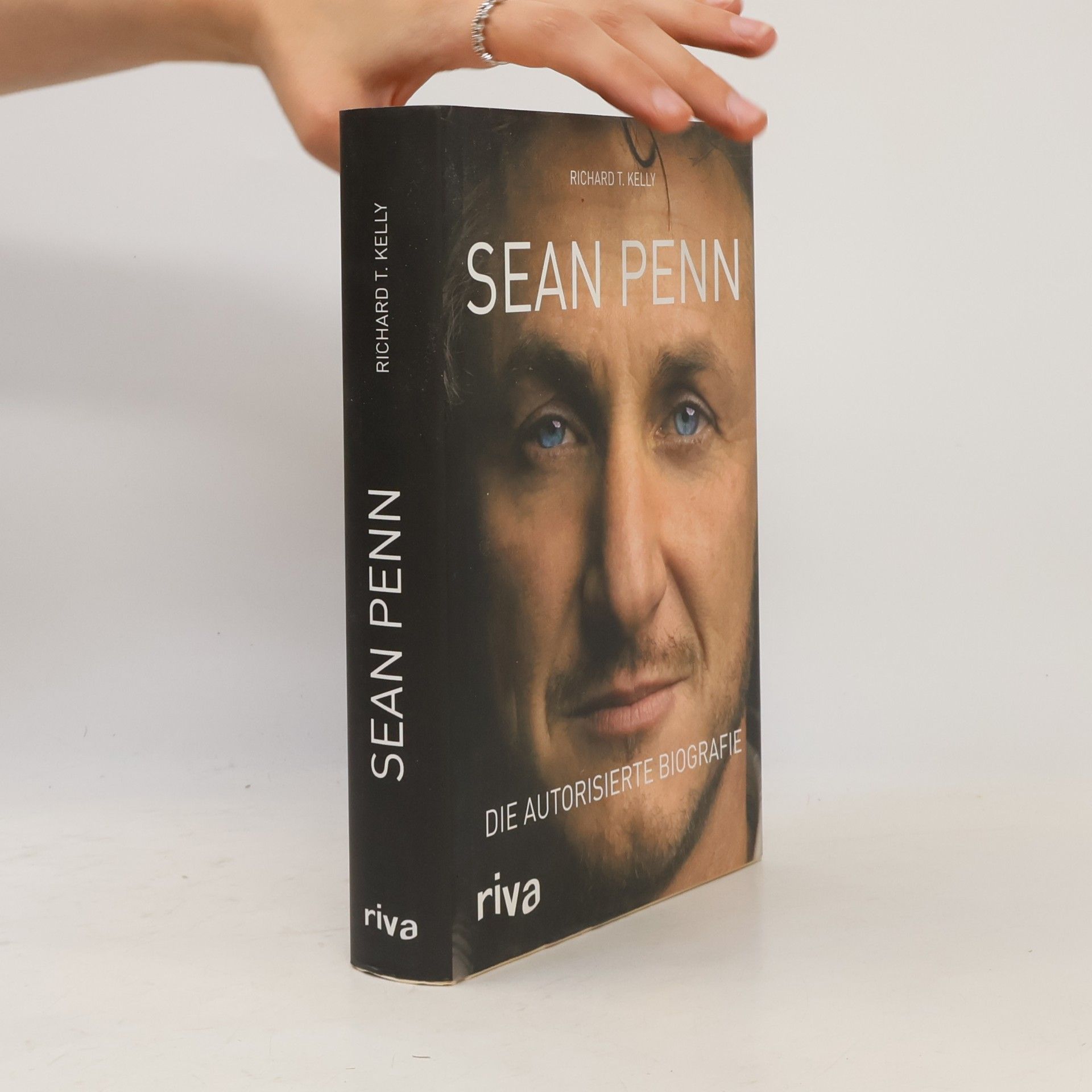 Richard T. Kelly Sean Penn