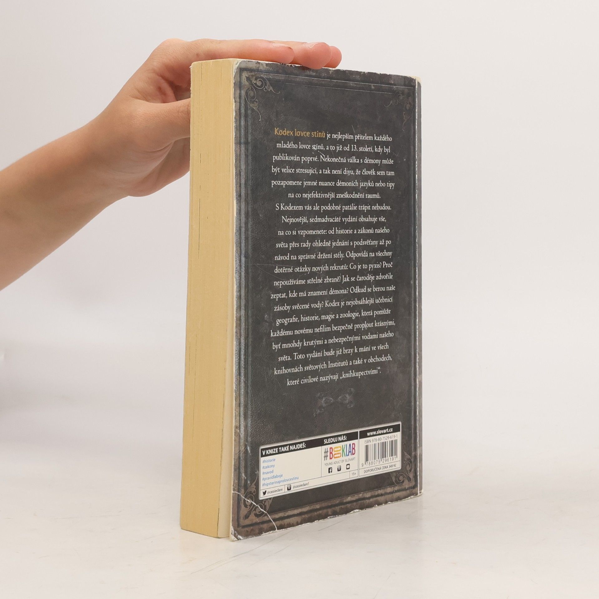 Cassandra Clare Kodex lovce stínů : soupis tradic a zákonů nefilim, vyvolených andělem Razielem