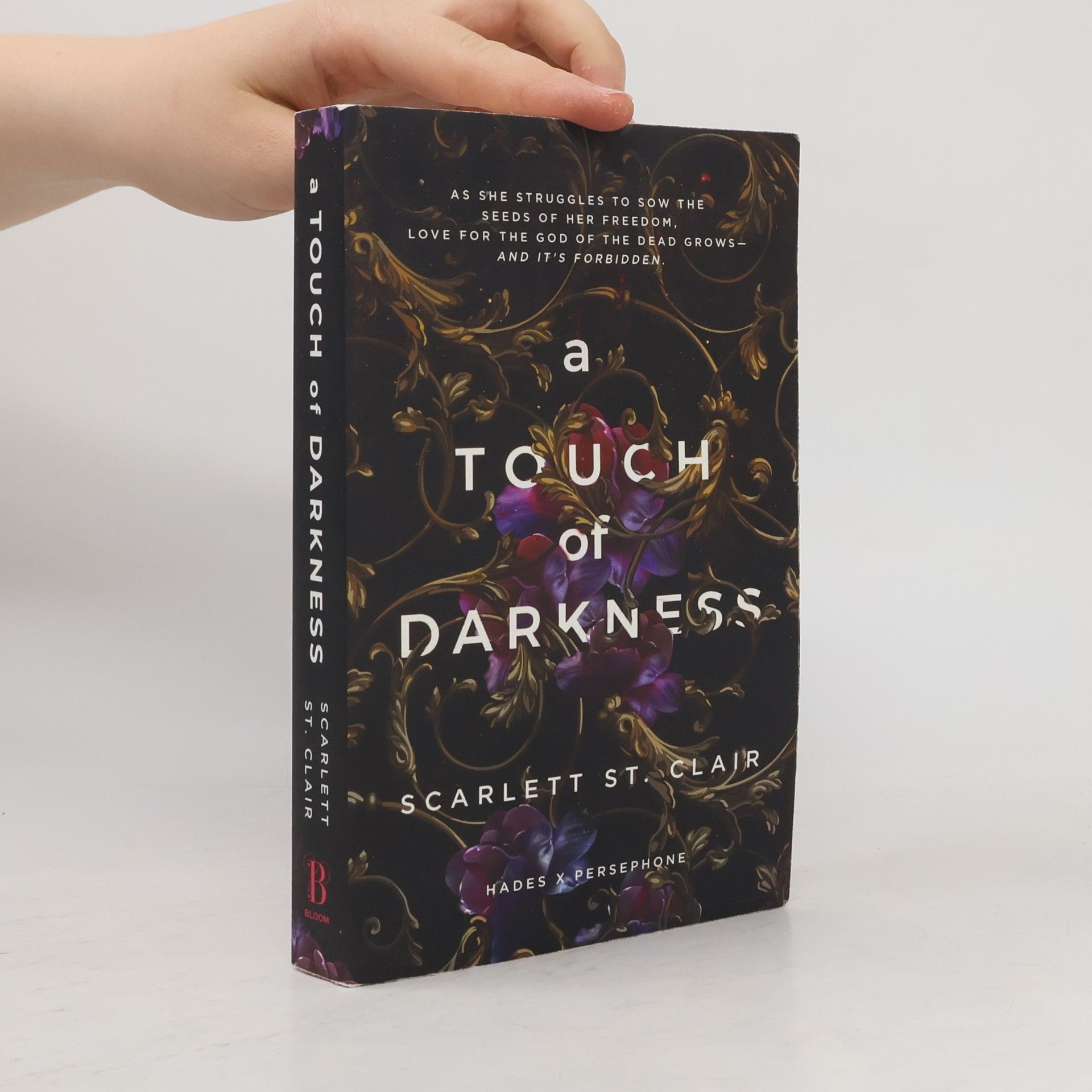 Scarlett St. Clair The Touch of Darkness