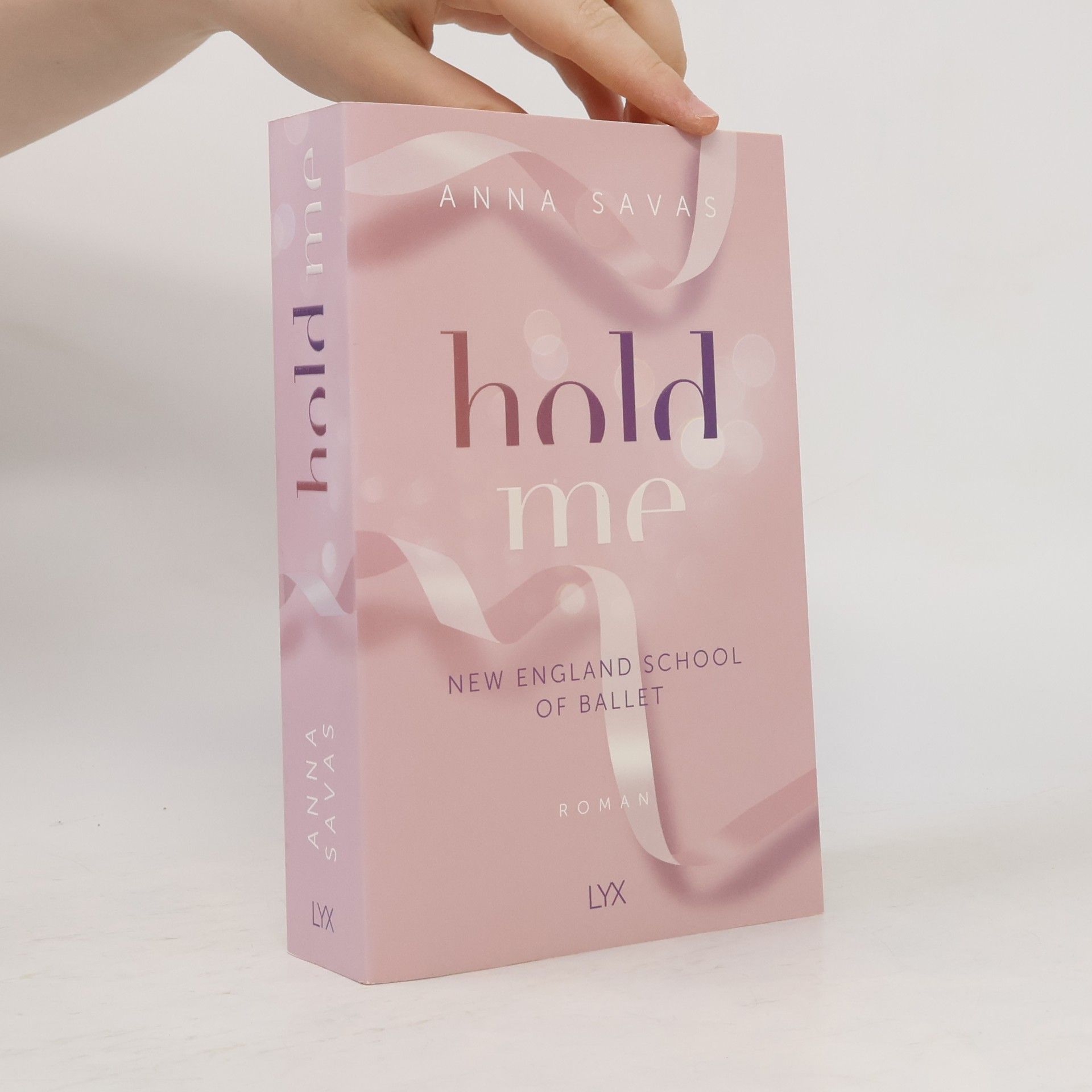 Anna Savas Hold me