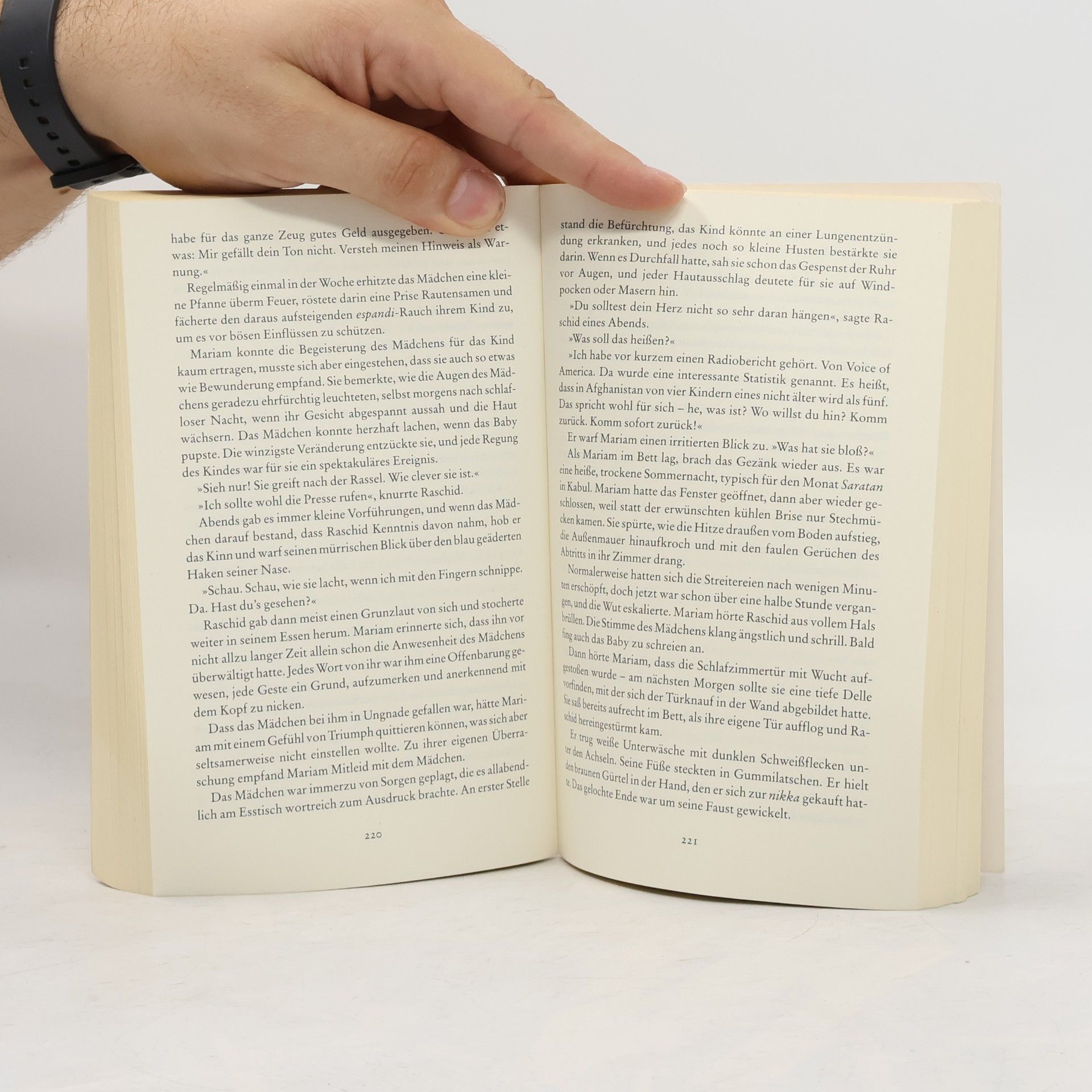Khaled Hosseini Tausend strahlende Sonnen : Roman