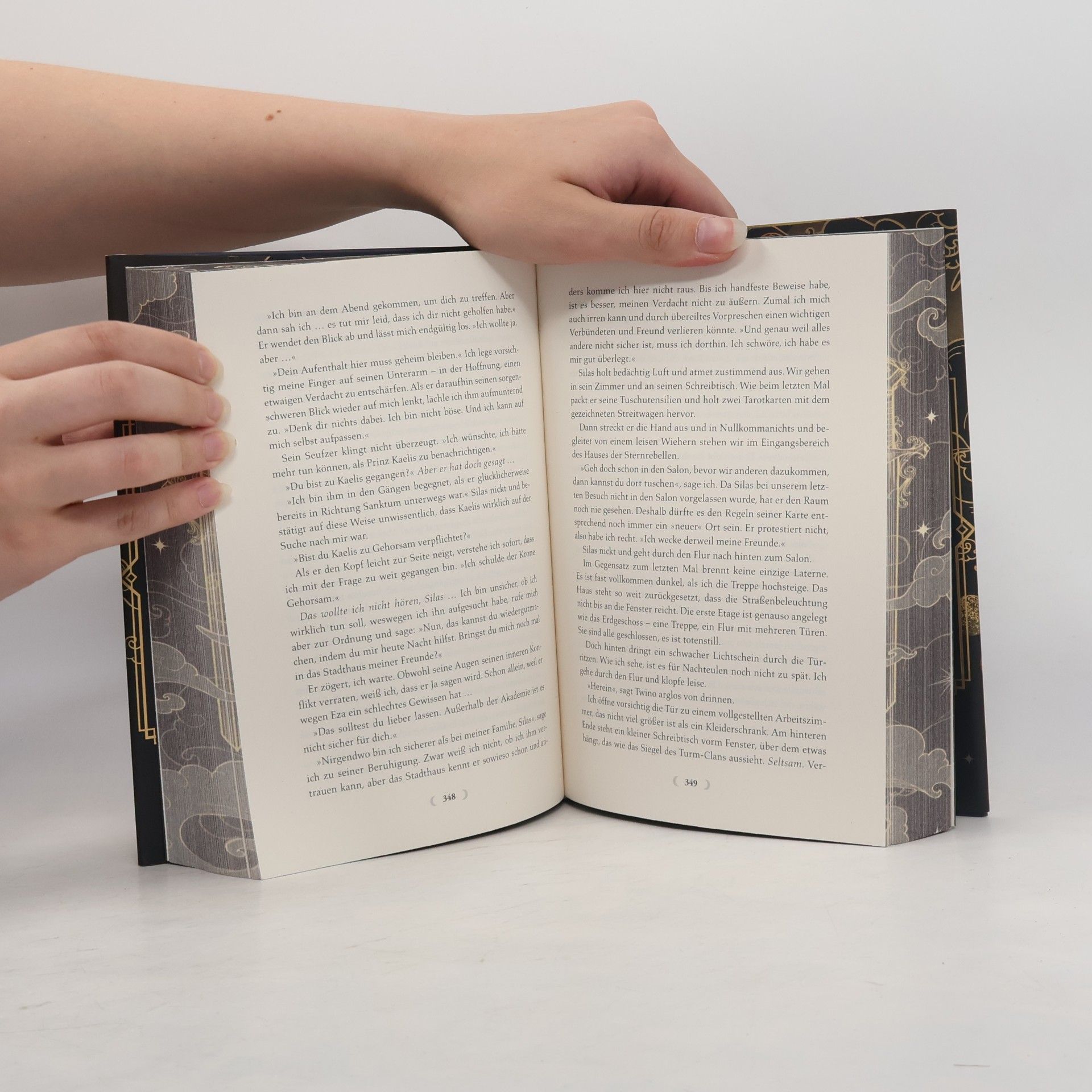 Elise Kova Arcana Academy. Book 1