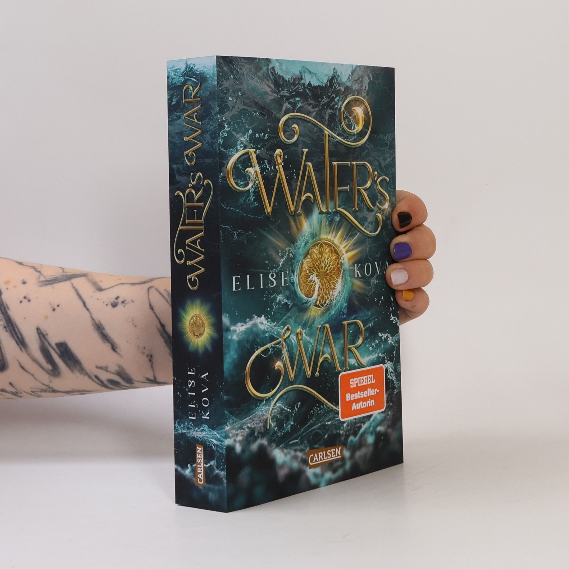 Elise Kova Water's War