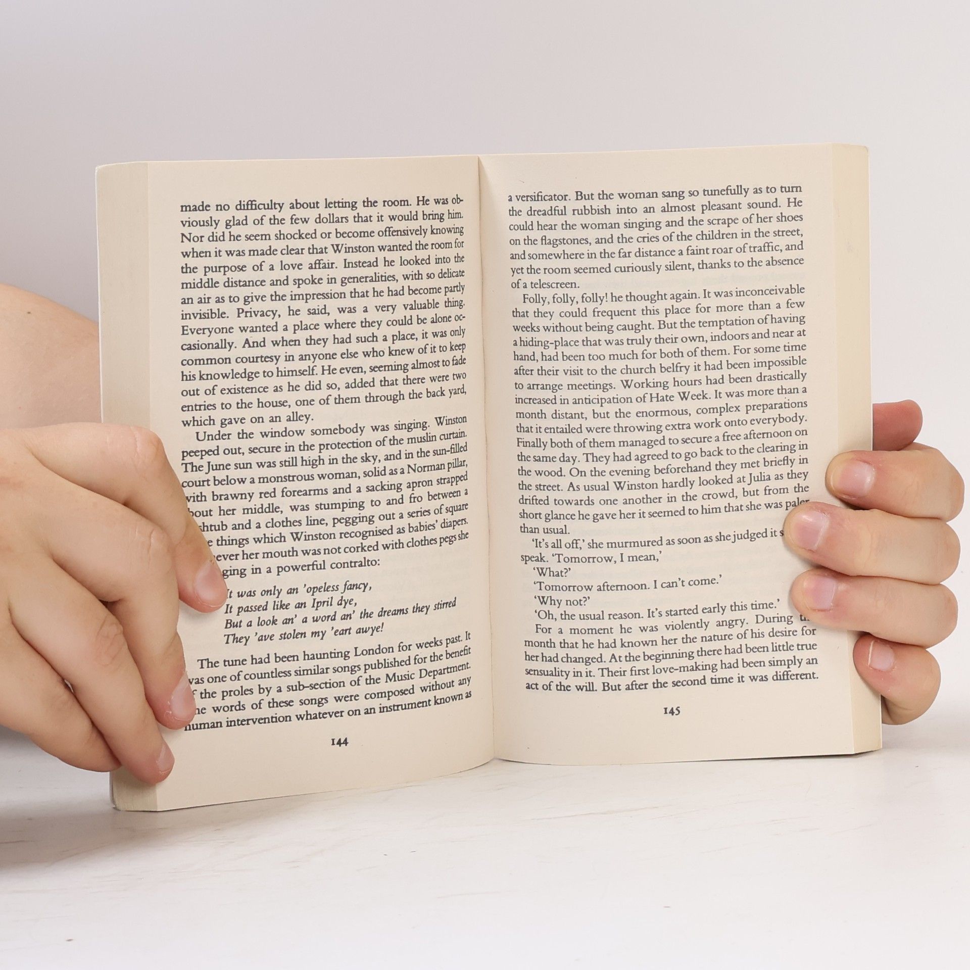 George Orwell Nineteen eighty-four