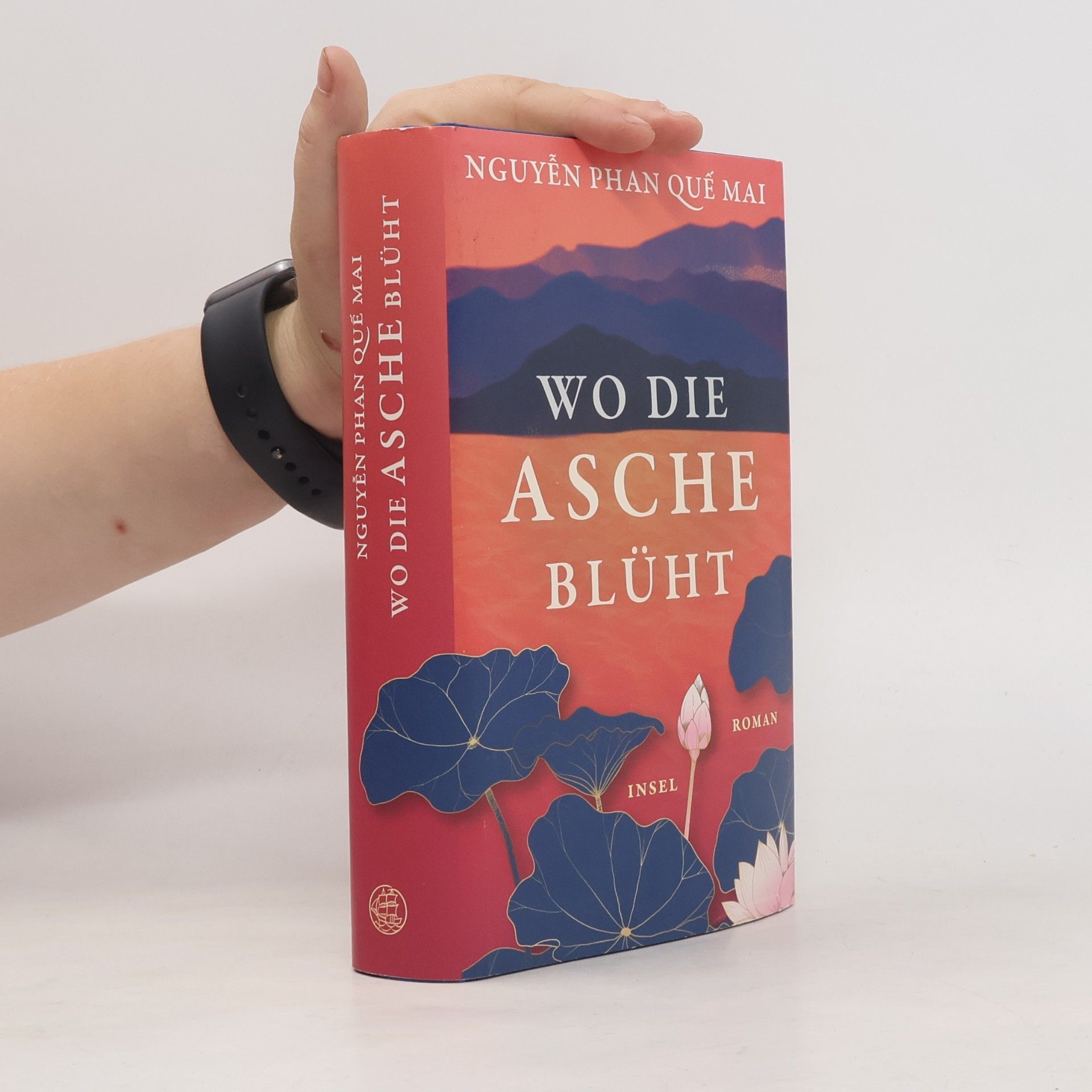 Nguyễn Phan Quế Mai Wo die Asche blüht