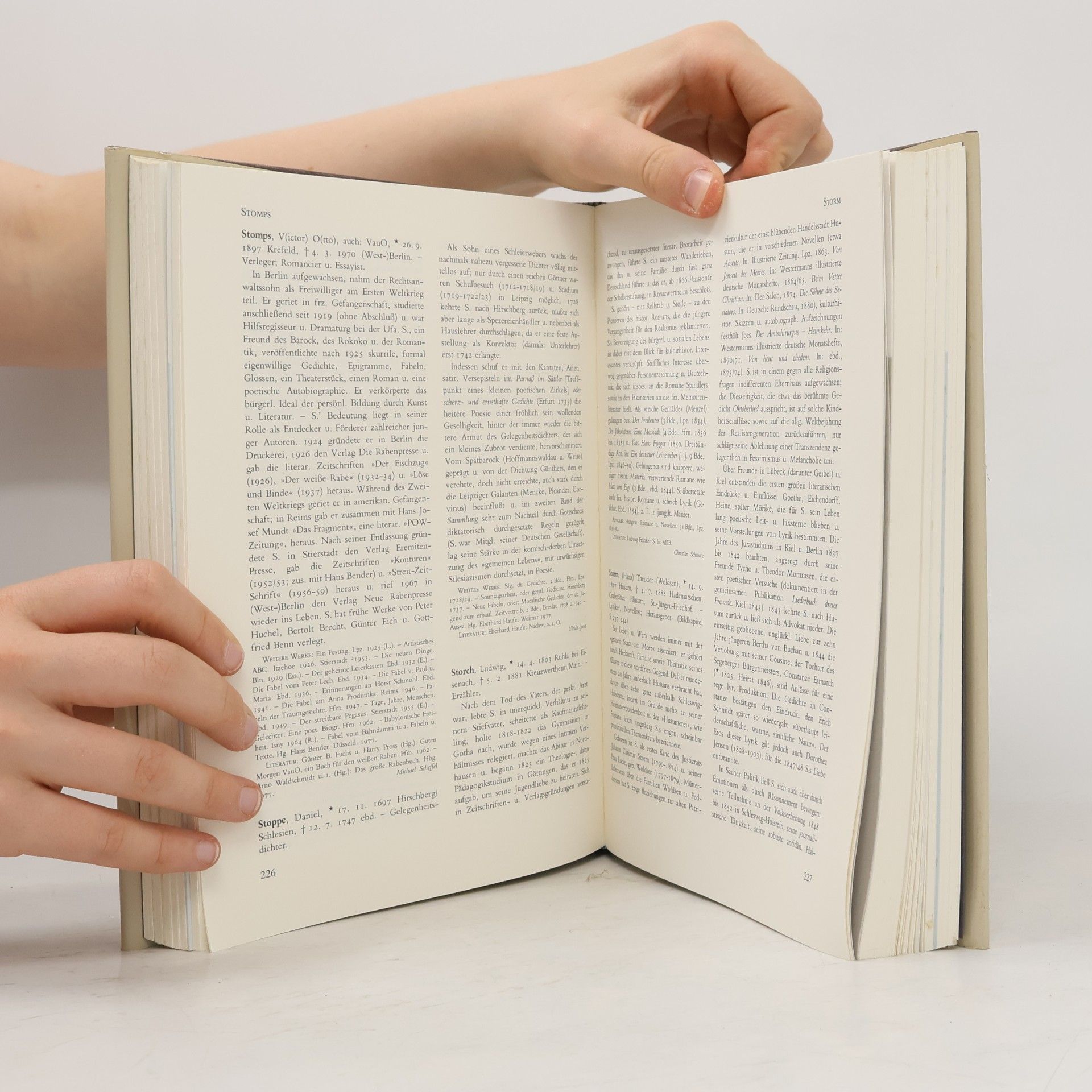 Walther Killy Literatur Lexikon : Autoren und Werke deutscher Sprache. Band 11