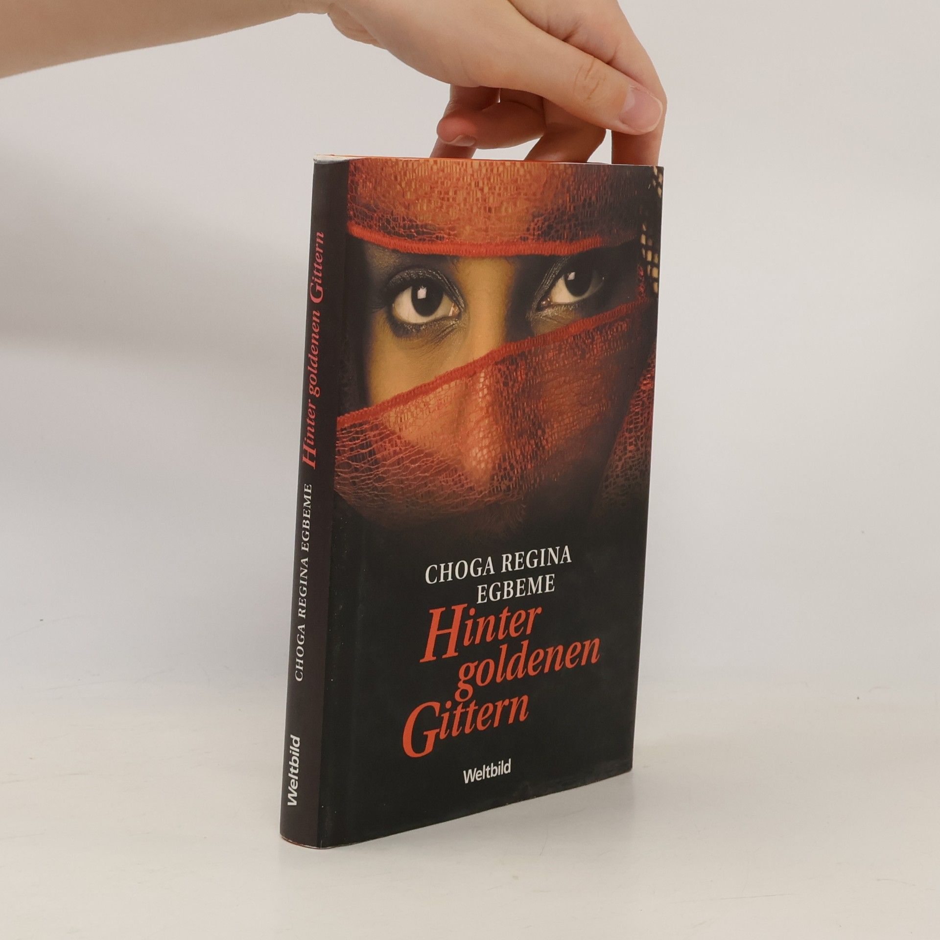 Choga Regina Egbeme Hinter goldenen Gittern