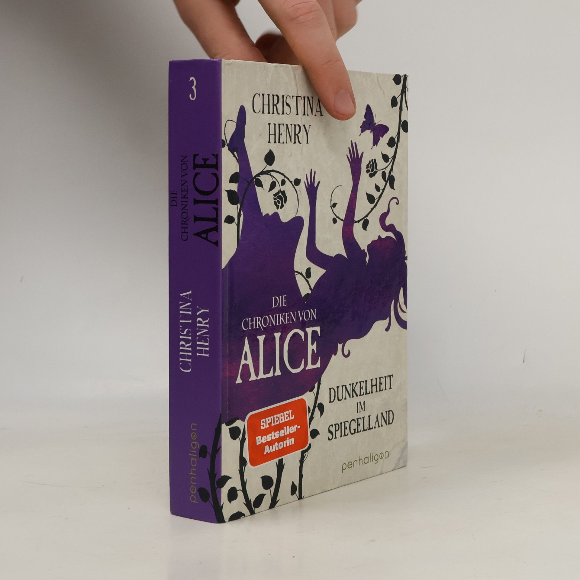 Christina Henry Die Chroniken von Alice. Dunkelheit im Spiegelland