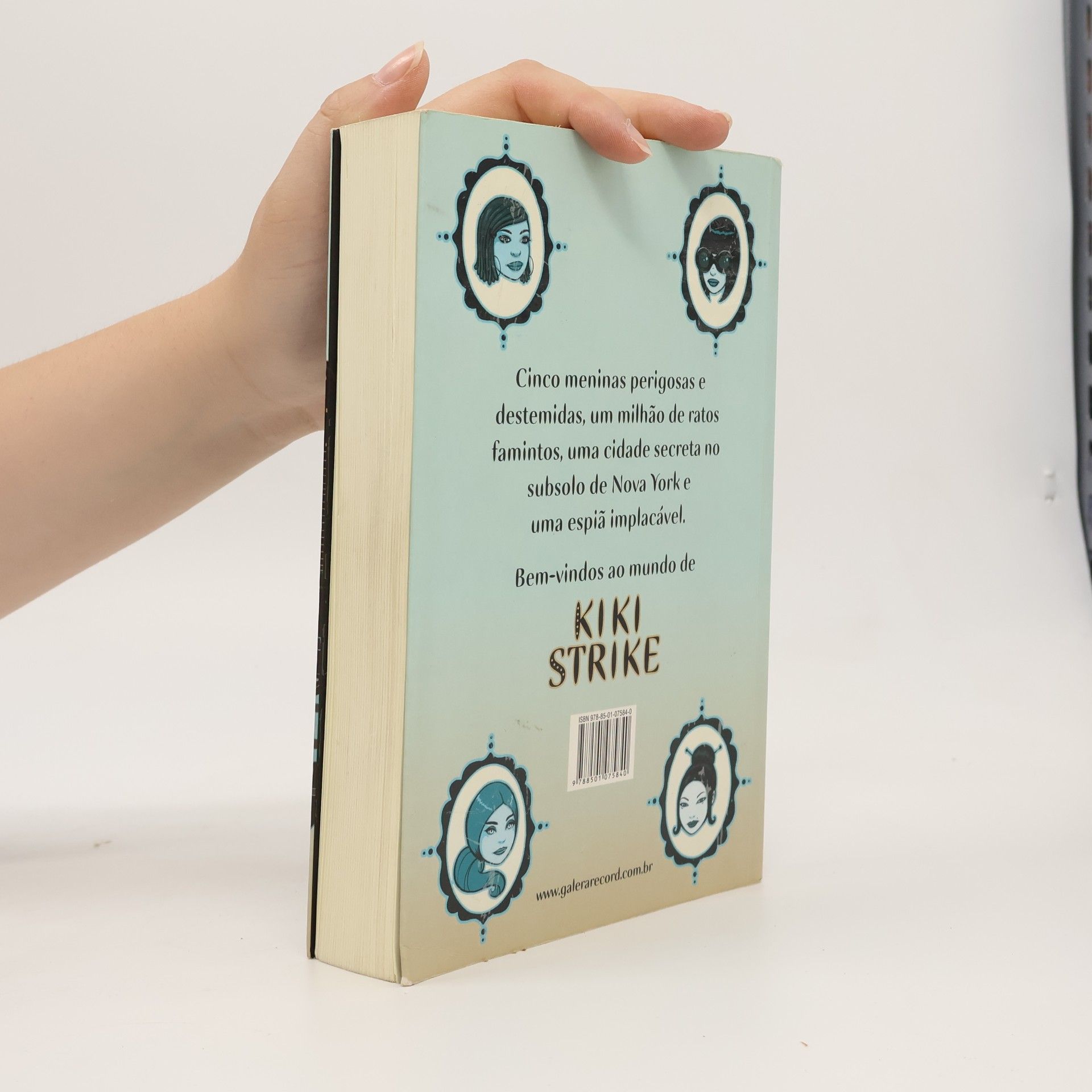 Kirsten Miller Kiki Strike e a Cidade das Sombras