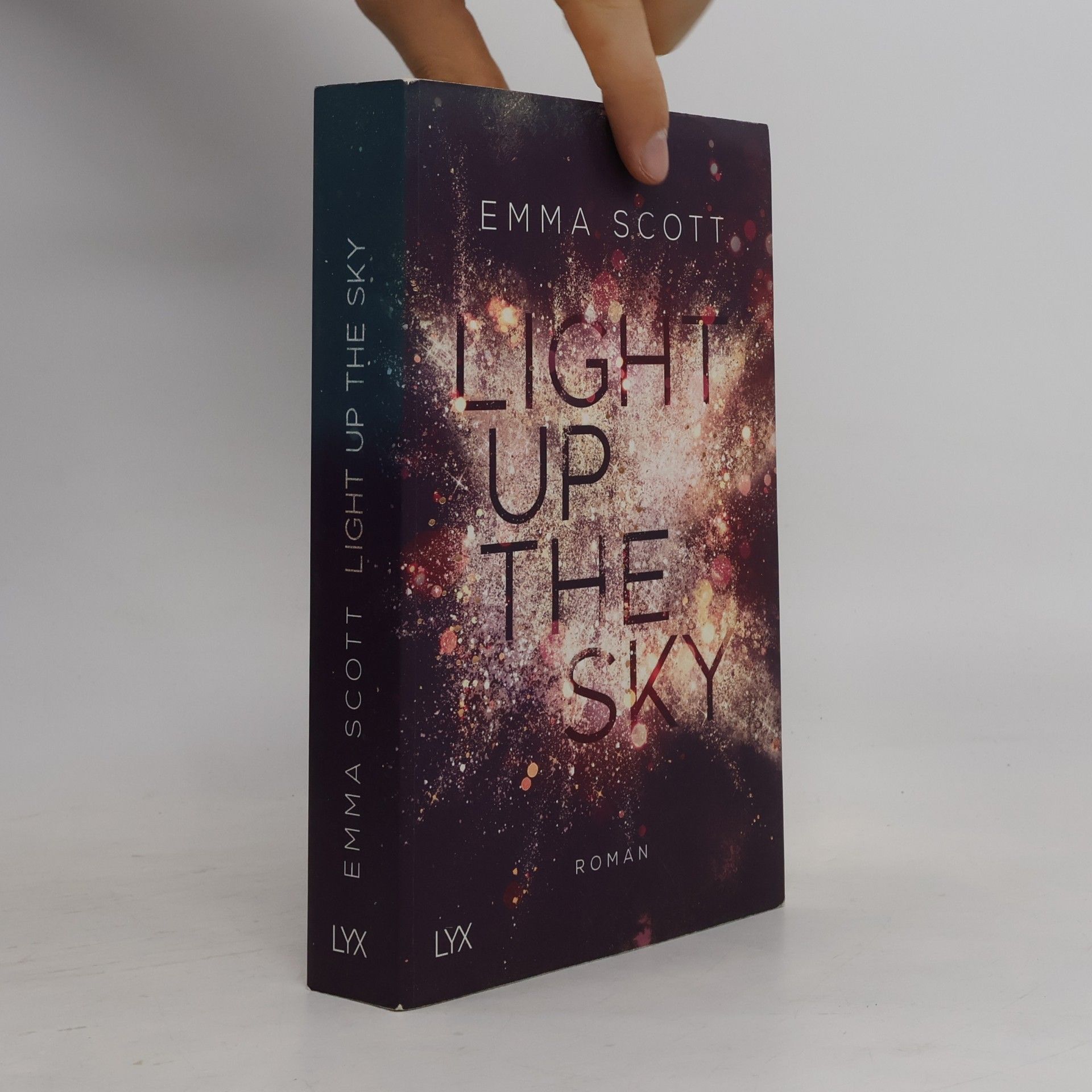 Emma Scott Light up the Sky