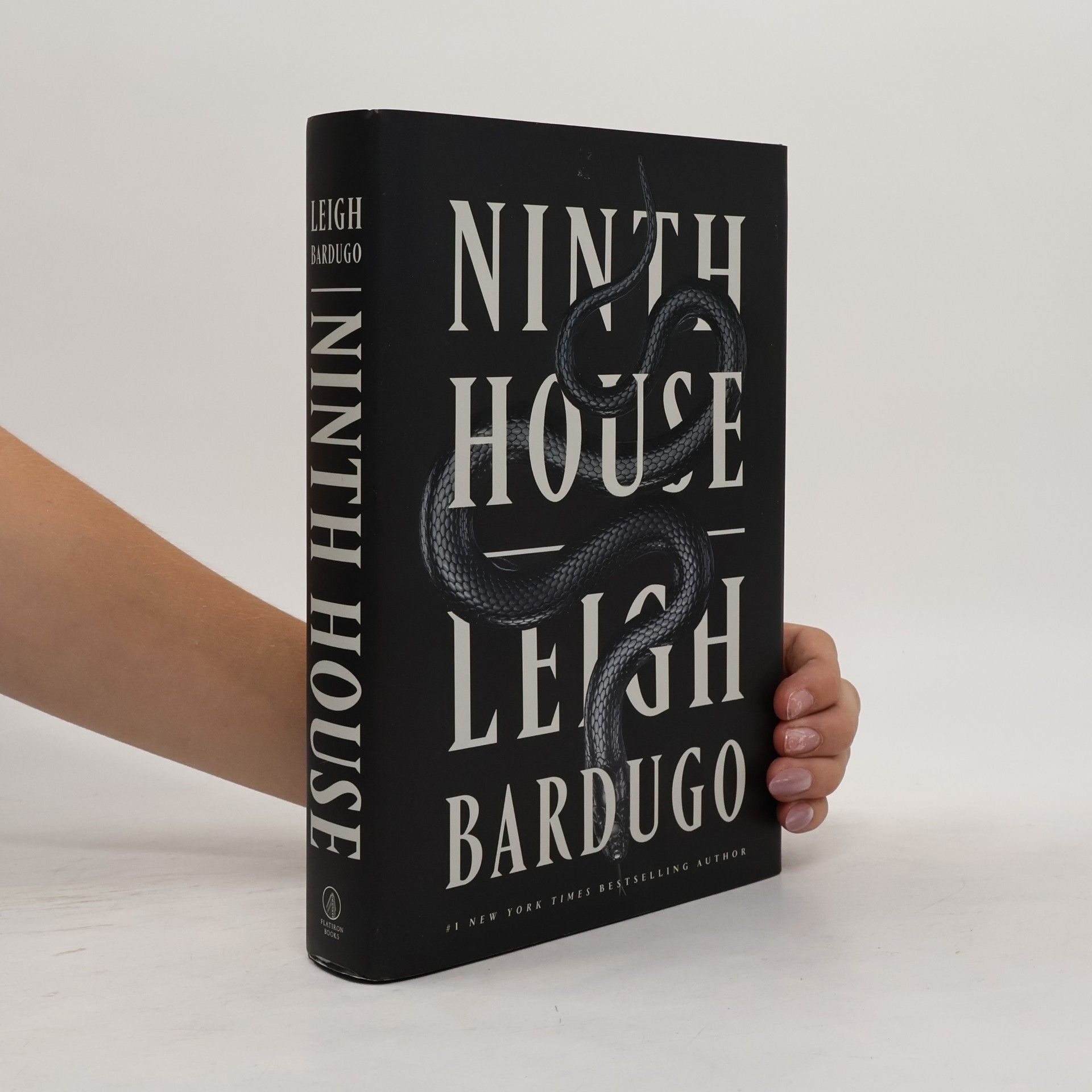 Leigh Bardugo Ninth House