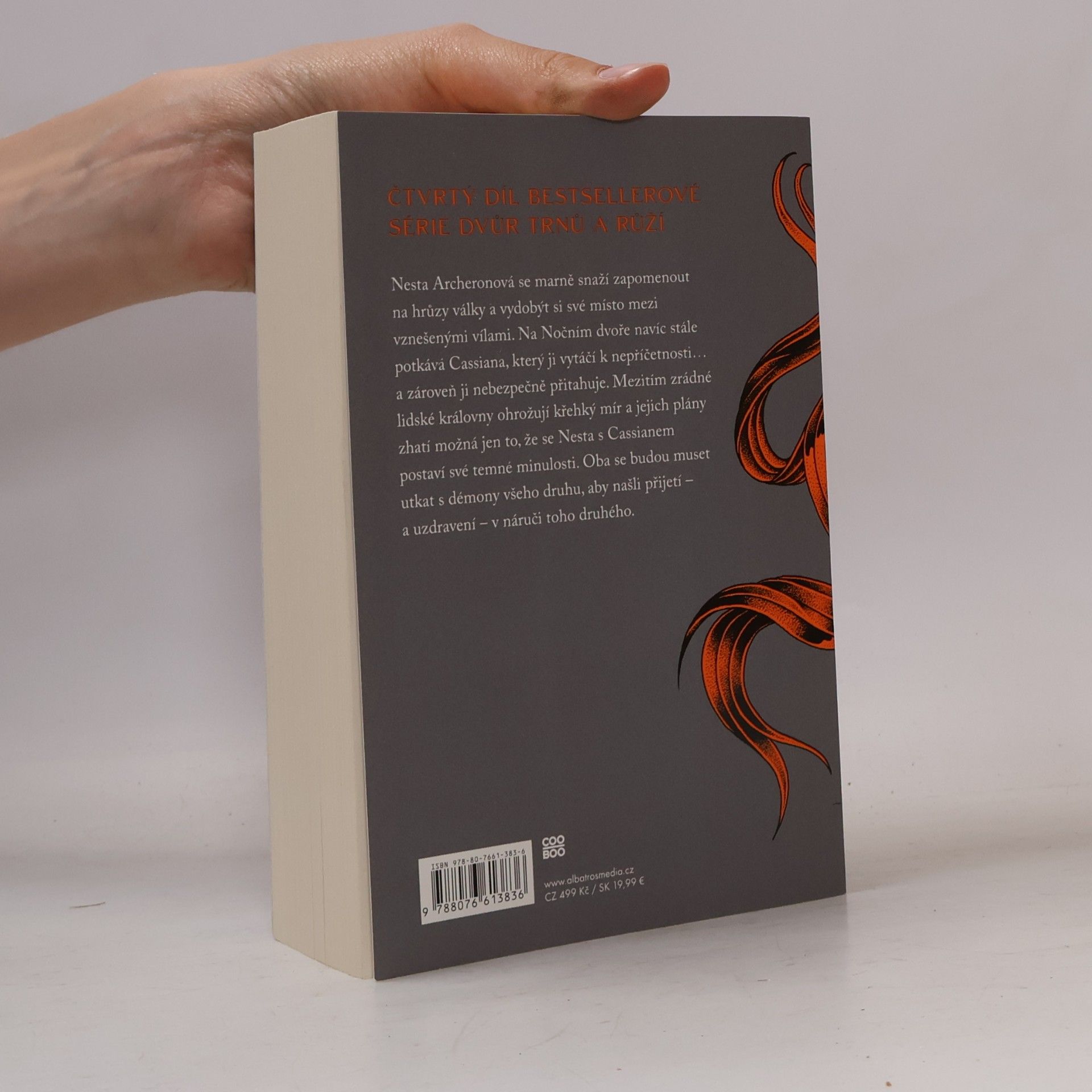 Sarah J. Maas Dvůr stříbrných plamenů