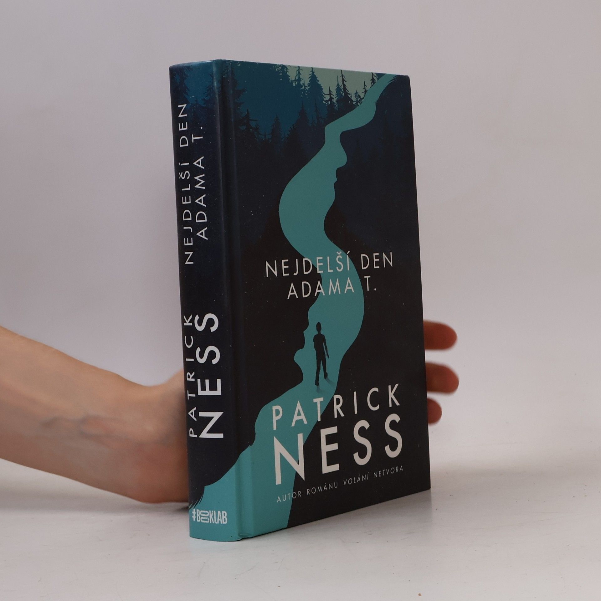 Patrick Ness Nejdelší den Adama T.