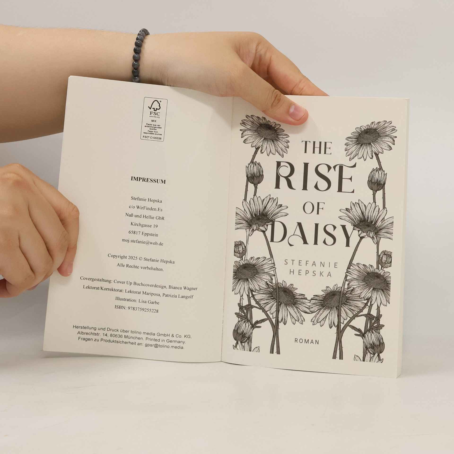 Stefanie Hepska Heart of a Flower: The Rise of Daisy