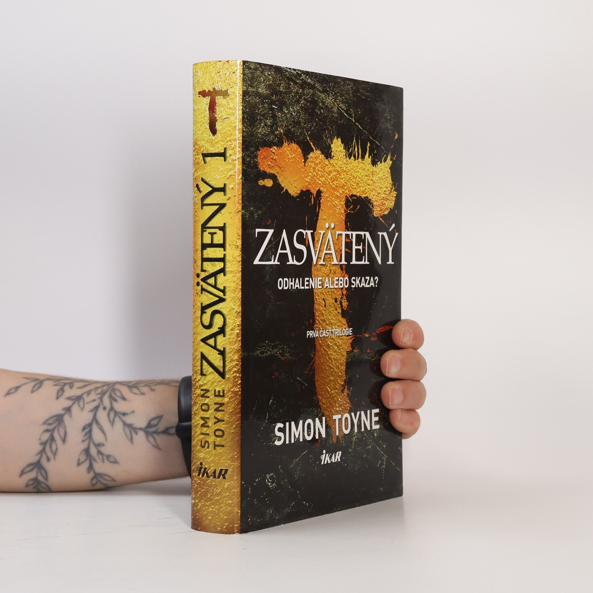 Simon Toyne Zasvätený