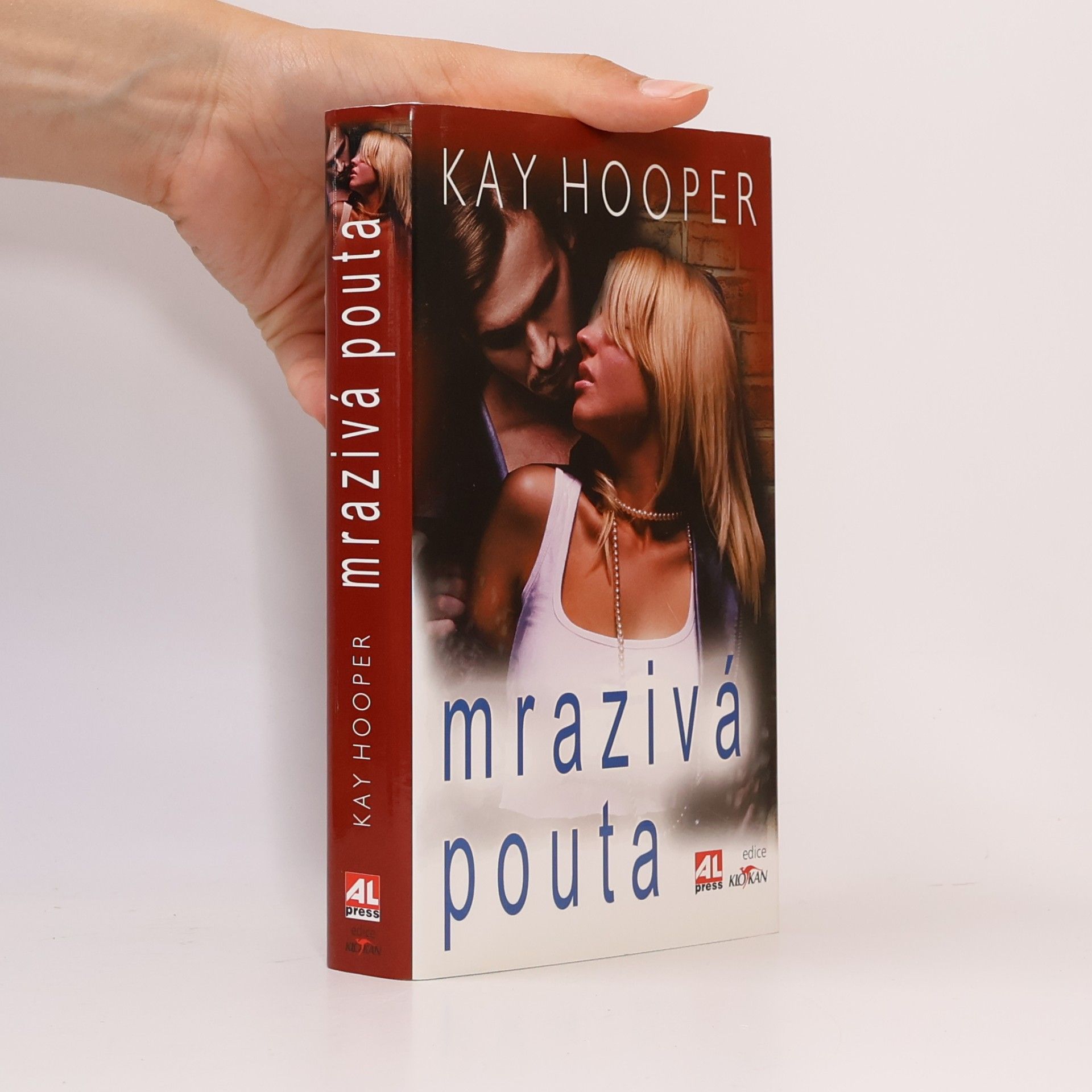 Kay Hooper Mrazivá pouta