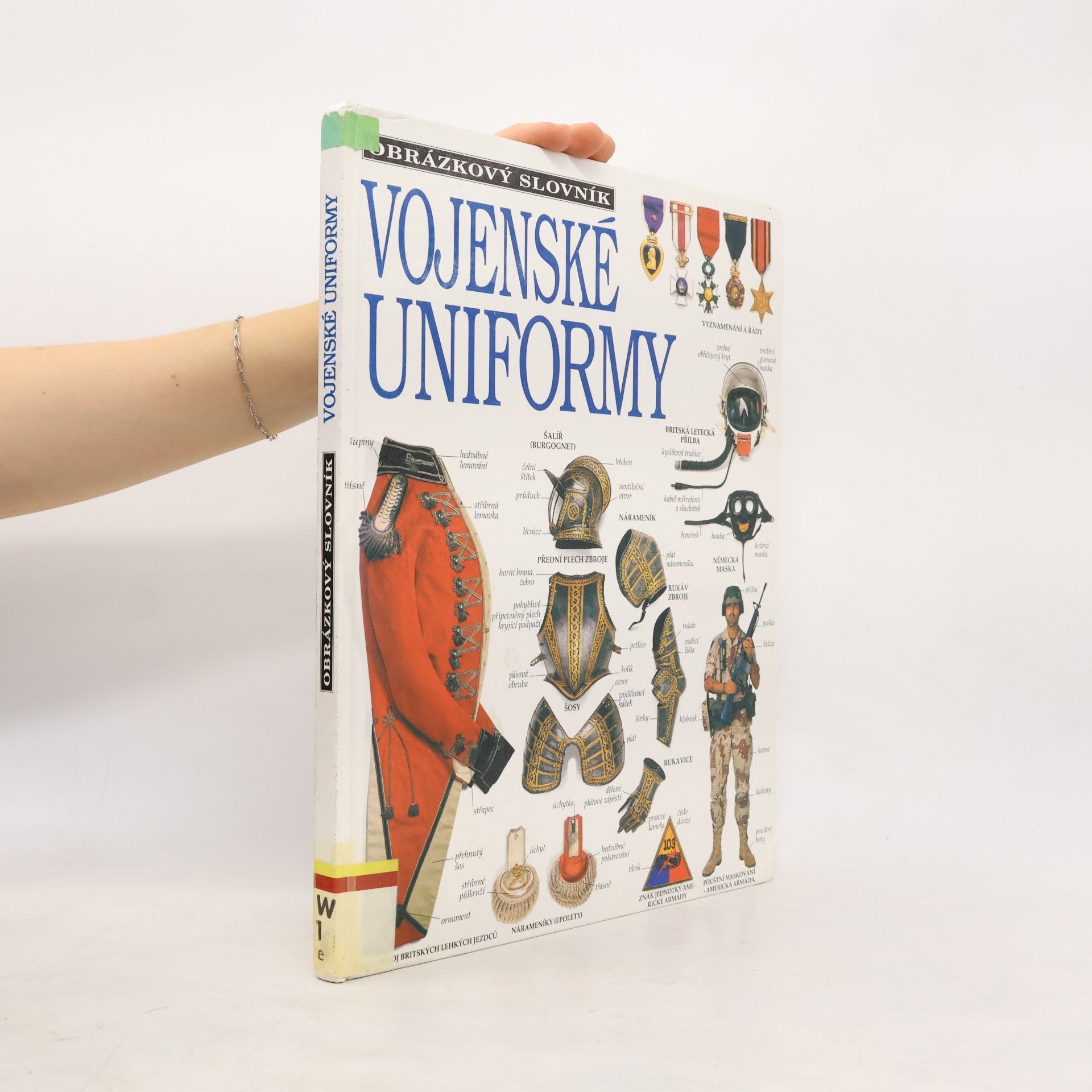 Vojenské uniformy a výstroj